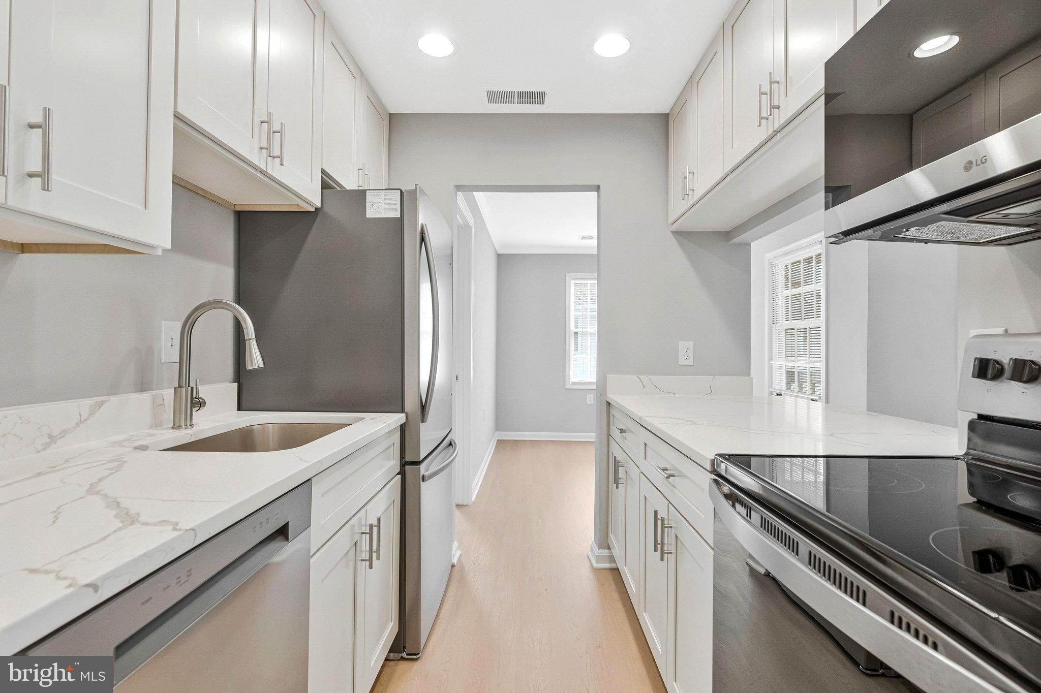 VILLAS AT COUNTRYSIDE - Residential