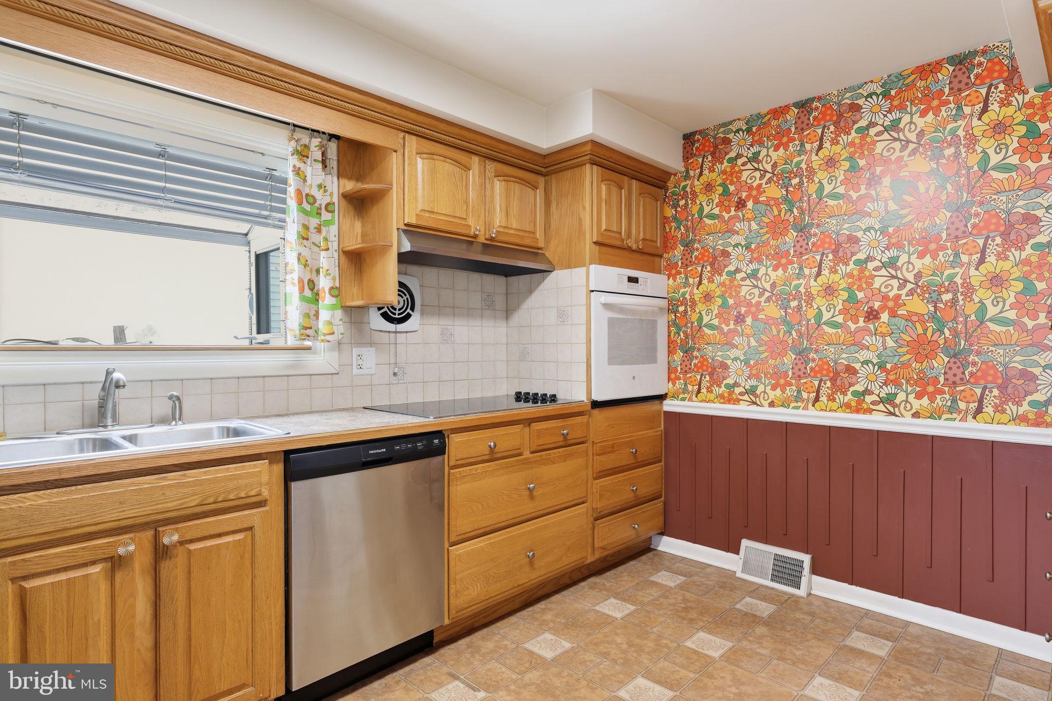 CENTENNIAL HILLS - Residential