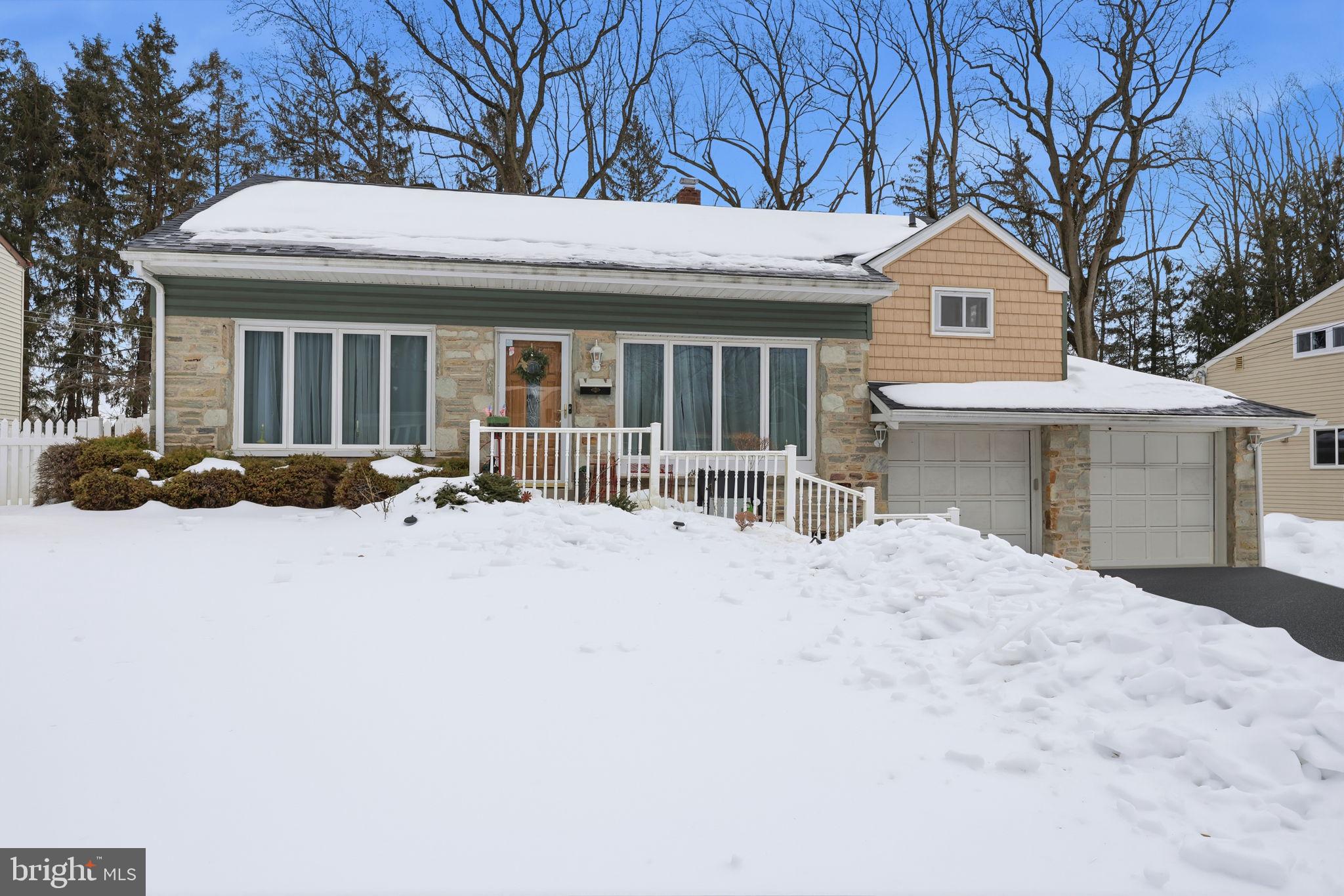 CENTENNIAL HILLS - Residential