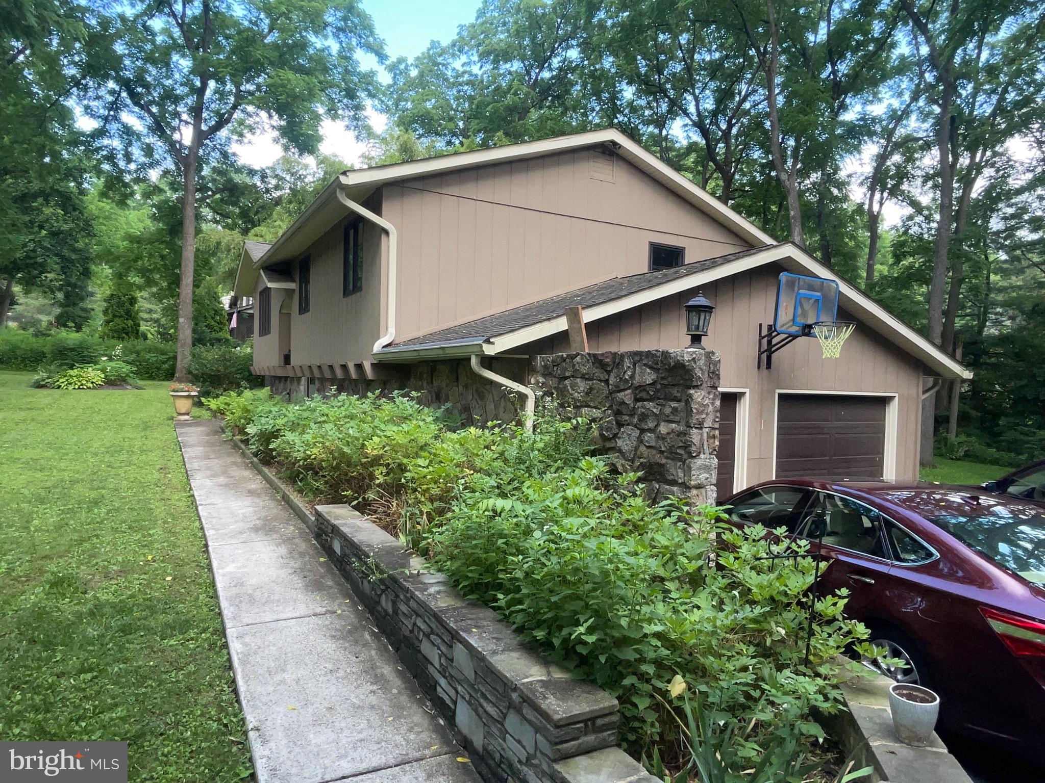 BEVERLY HILLS - Residential