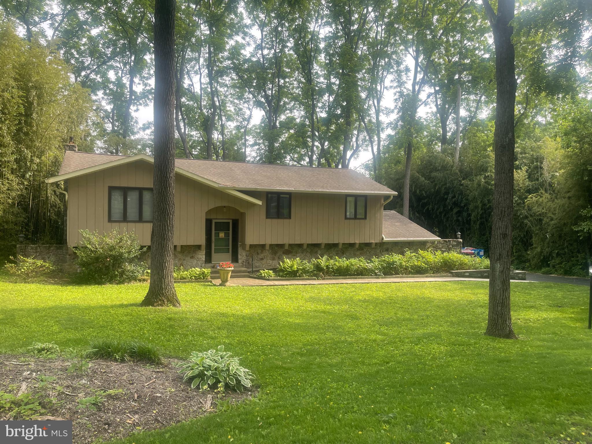 1592 GABLE DRIVE
