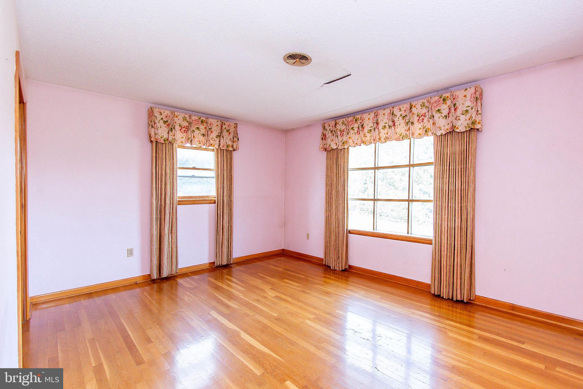 PIKE VIEW ACRES - Residential