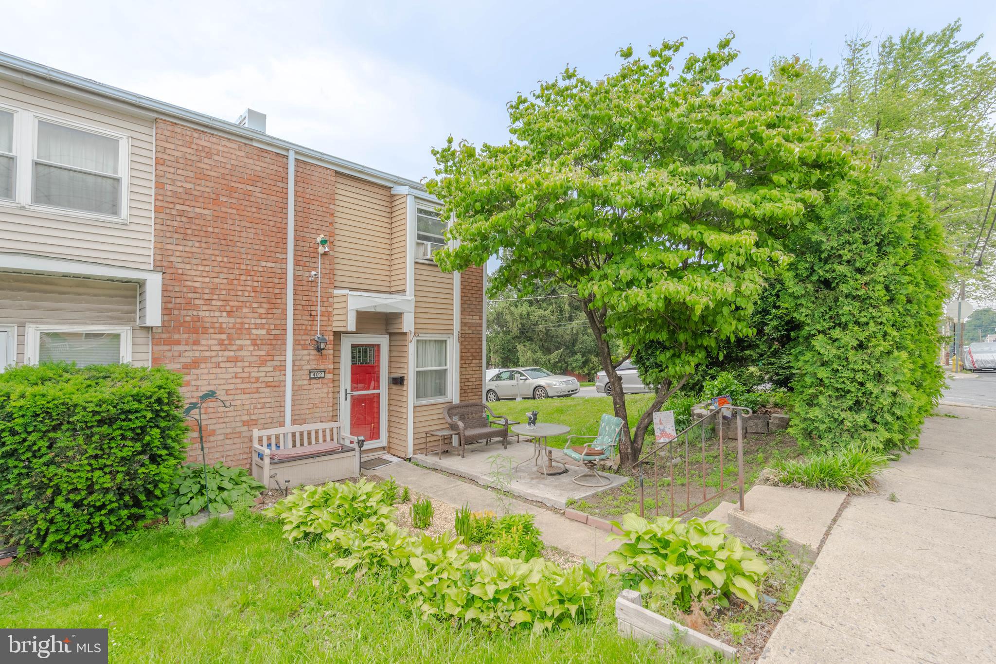 402 S BRADFORD STREET