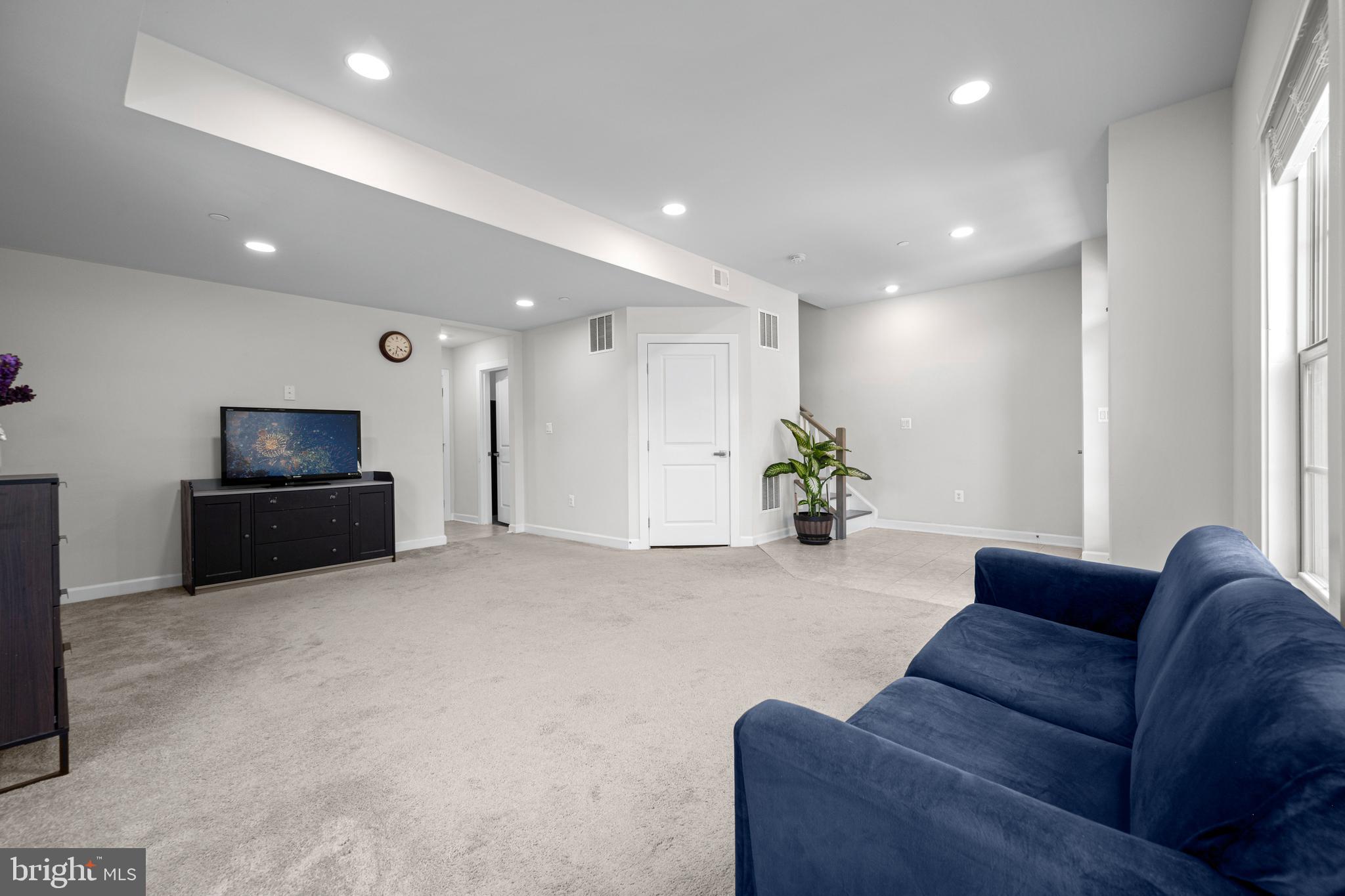 3923 COOKS LANE