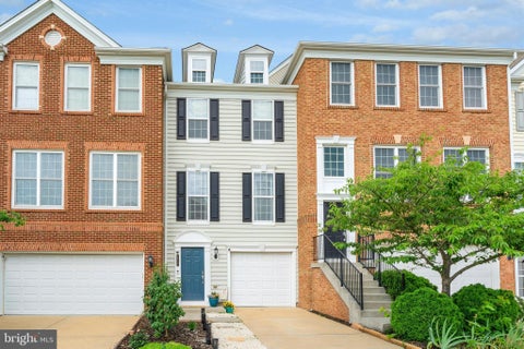 Photo of 42703 Wilmar Square, BROADLANDS, VA 20148 (MLS # VALO2128058)