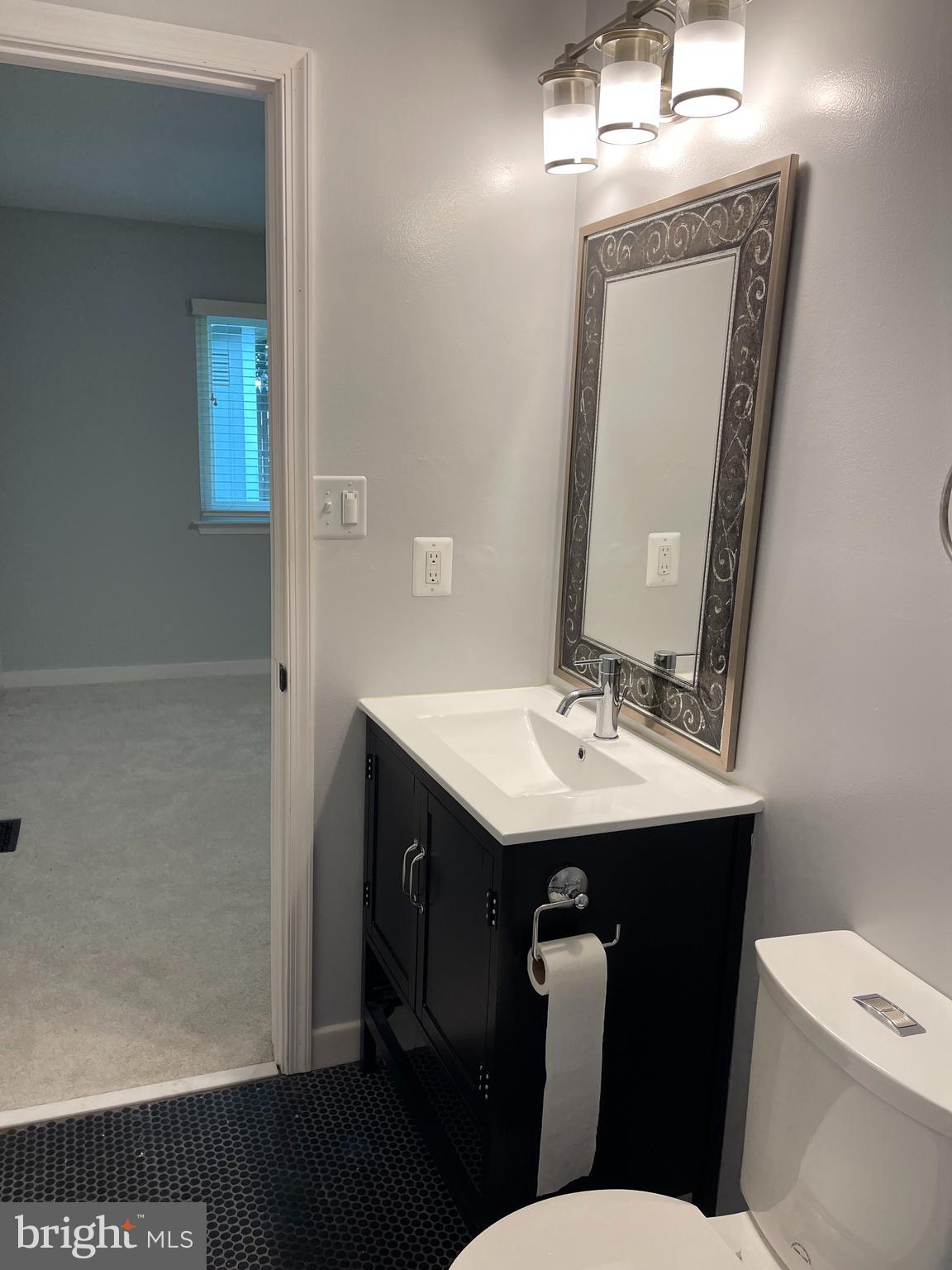 CARROLLTON MANOR - Residential Lease