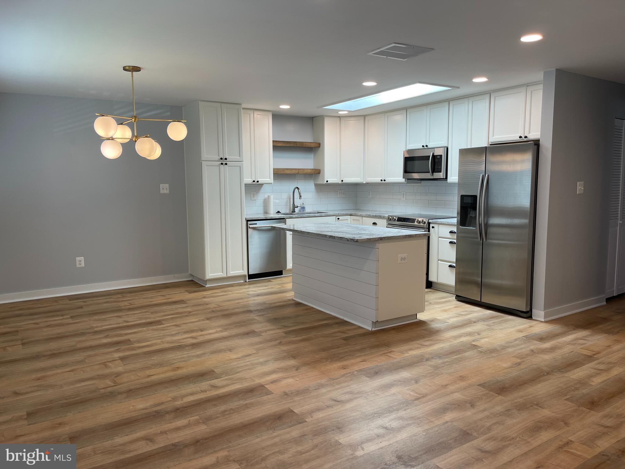 CARROLLTON MANOR - Residential Lease