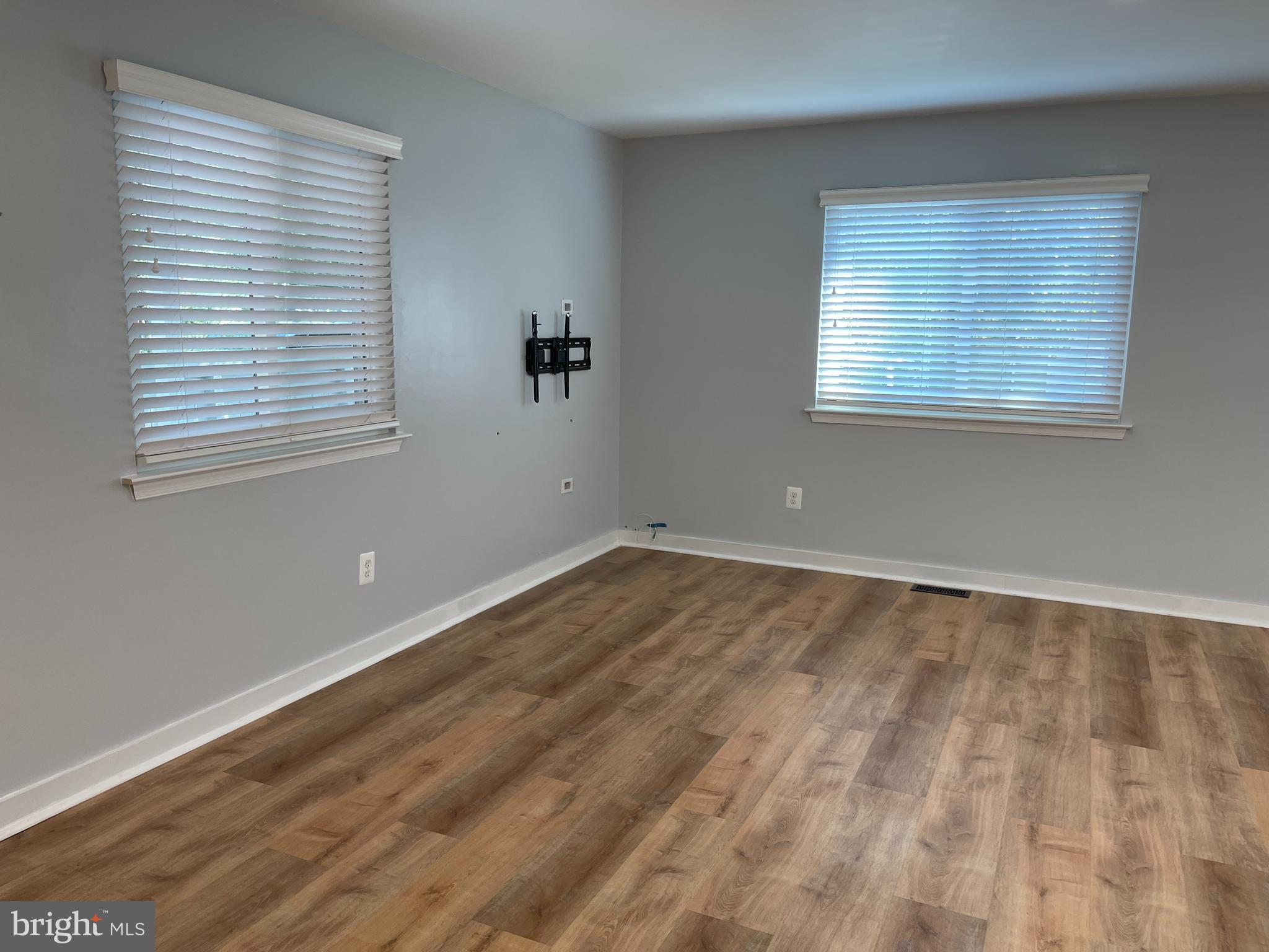 CARROLLTON MANOR - Residential Lease