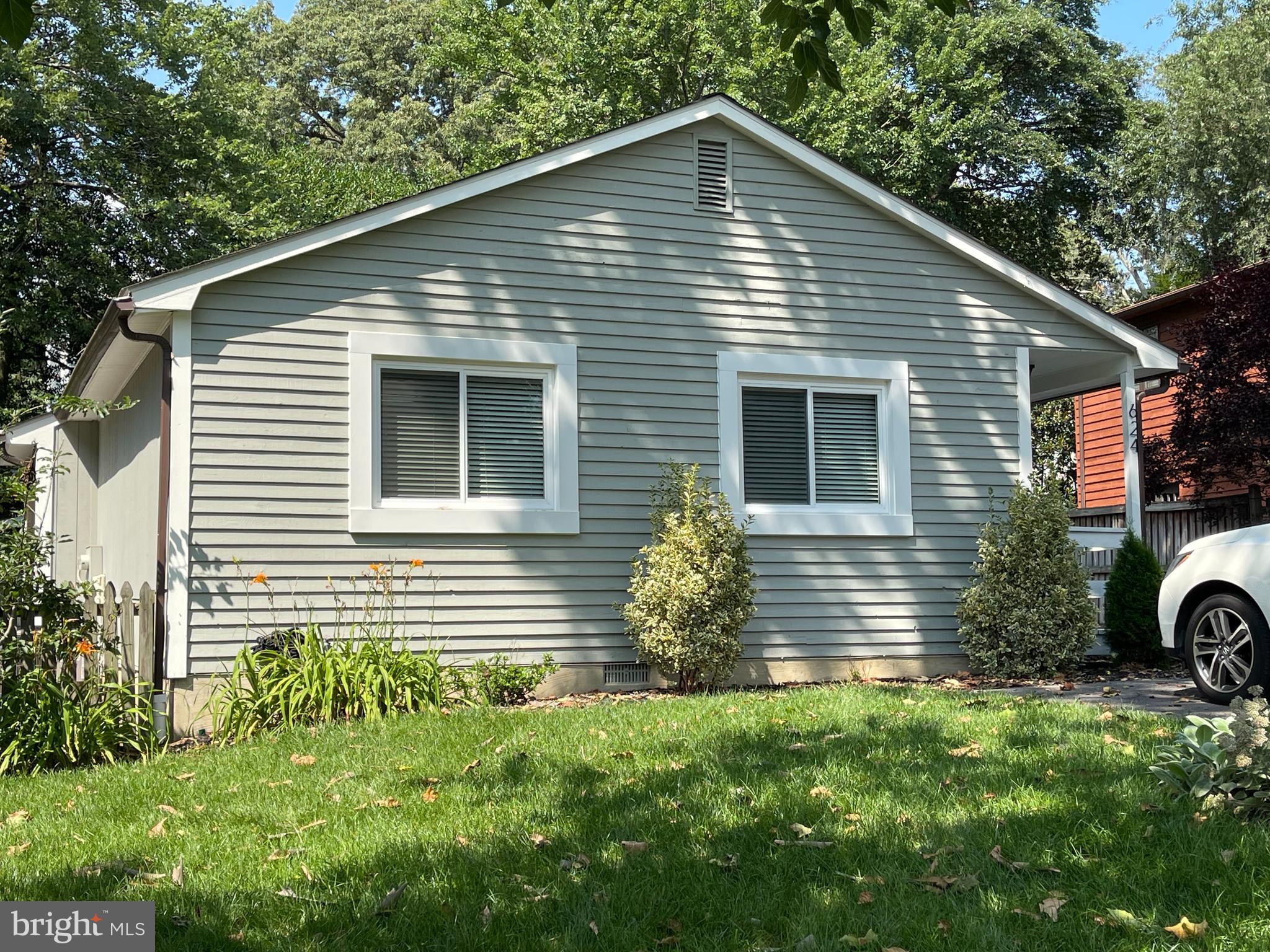 CARROLLTON MANOR - Residential Lease