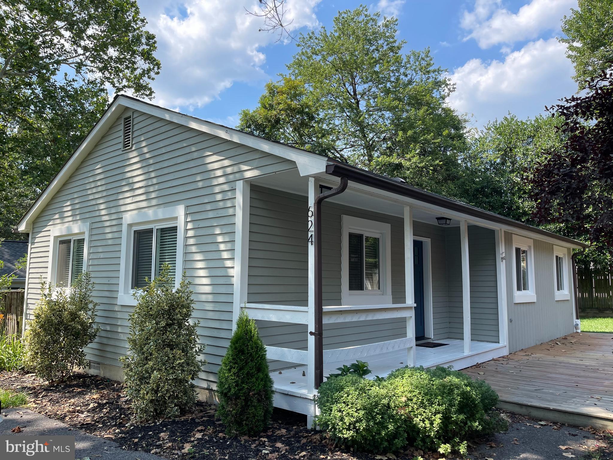 CARROLLTON MANOR - Residential Lease