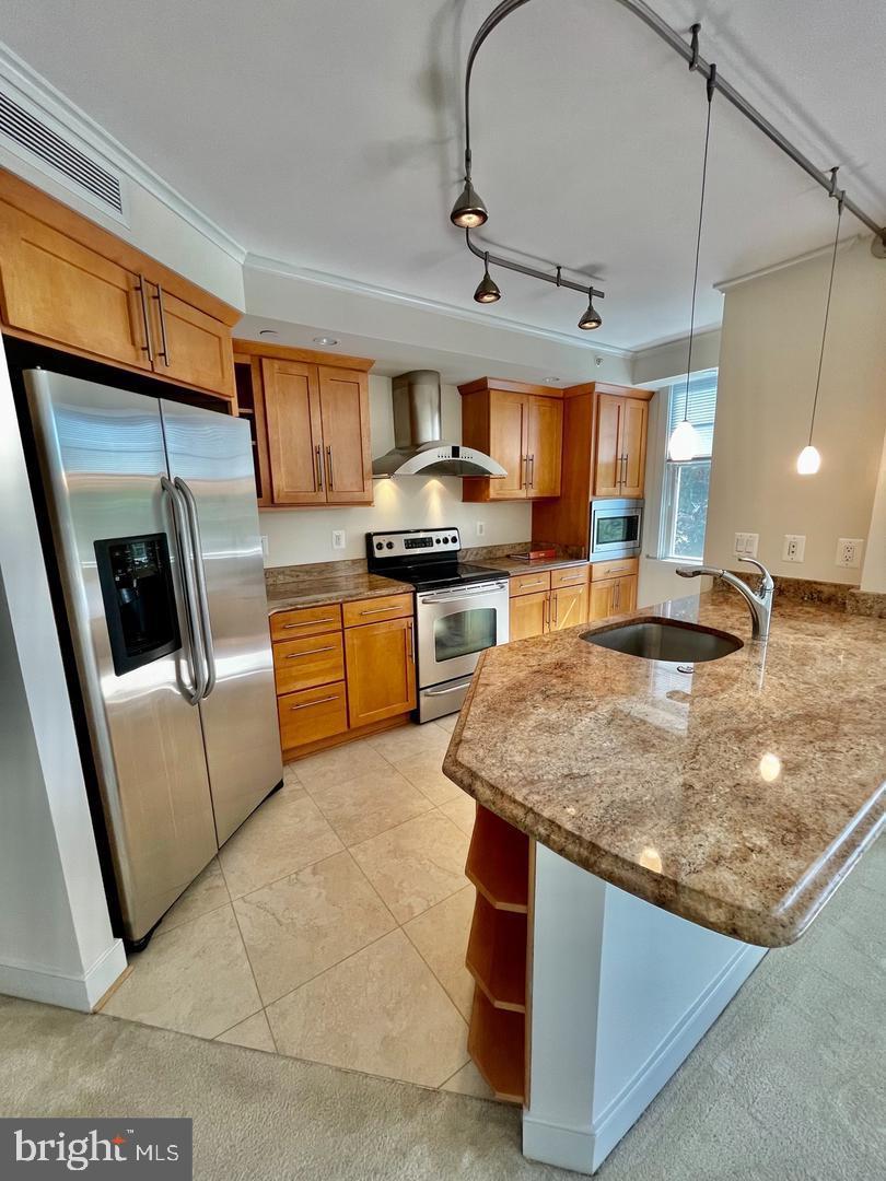 1325 N PIERCE STREET 403