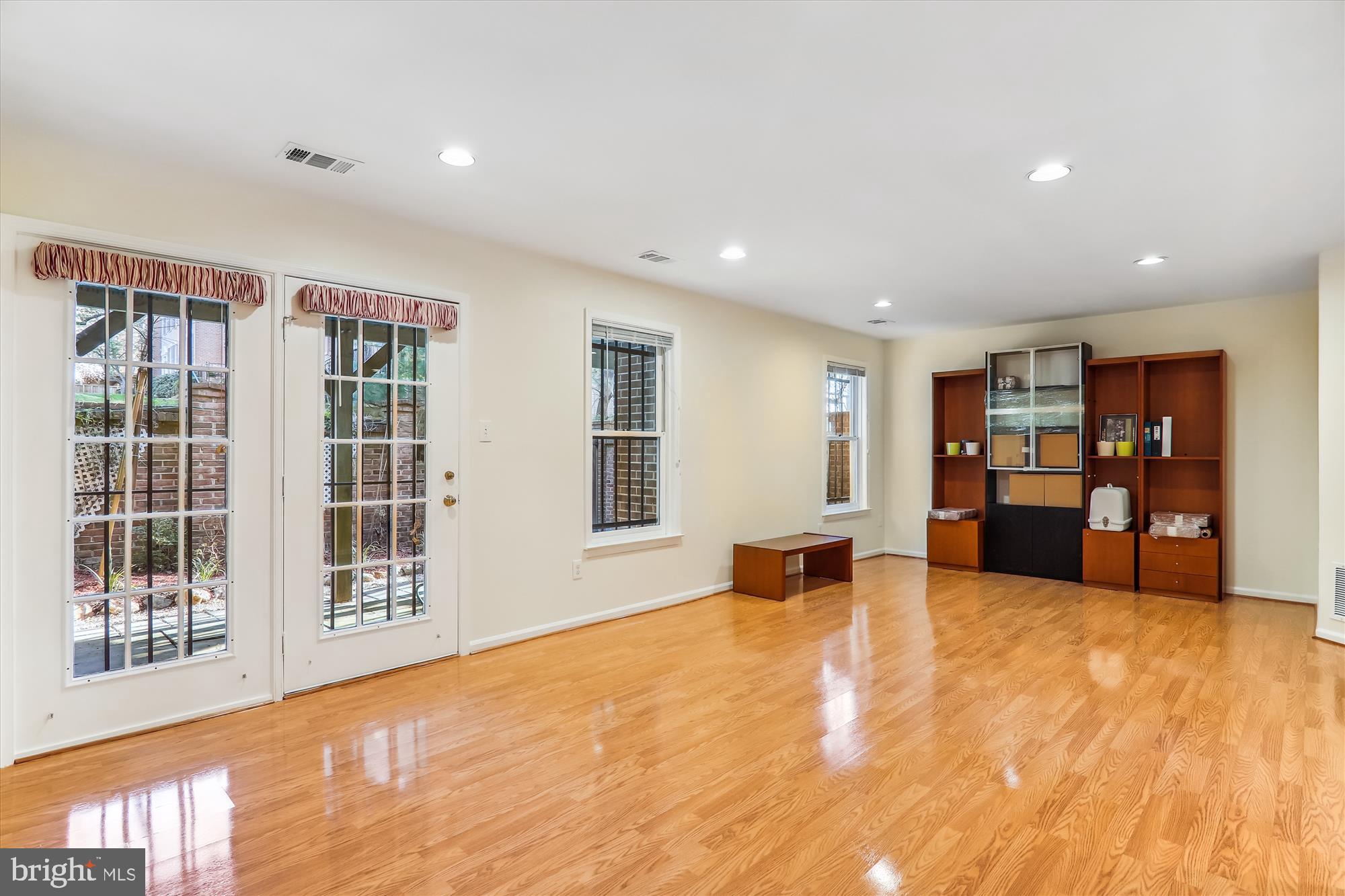 TIMBERLAWN - Residential