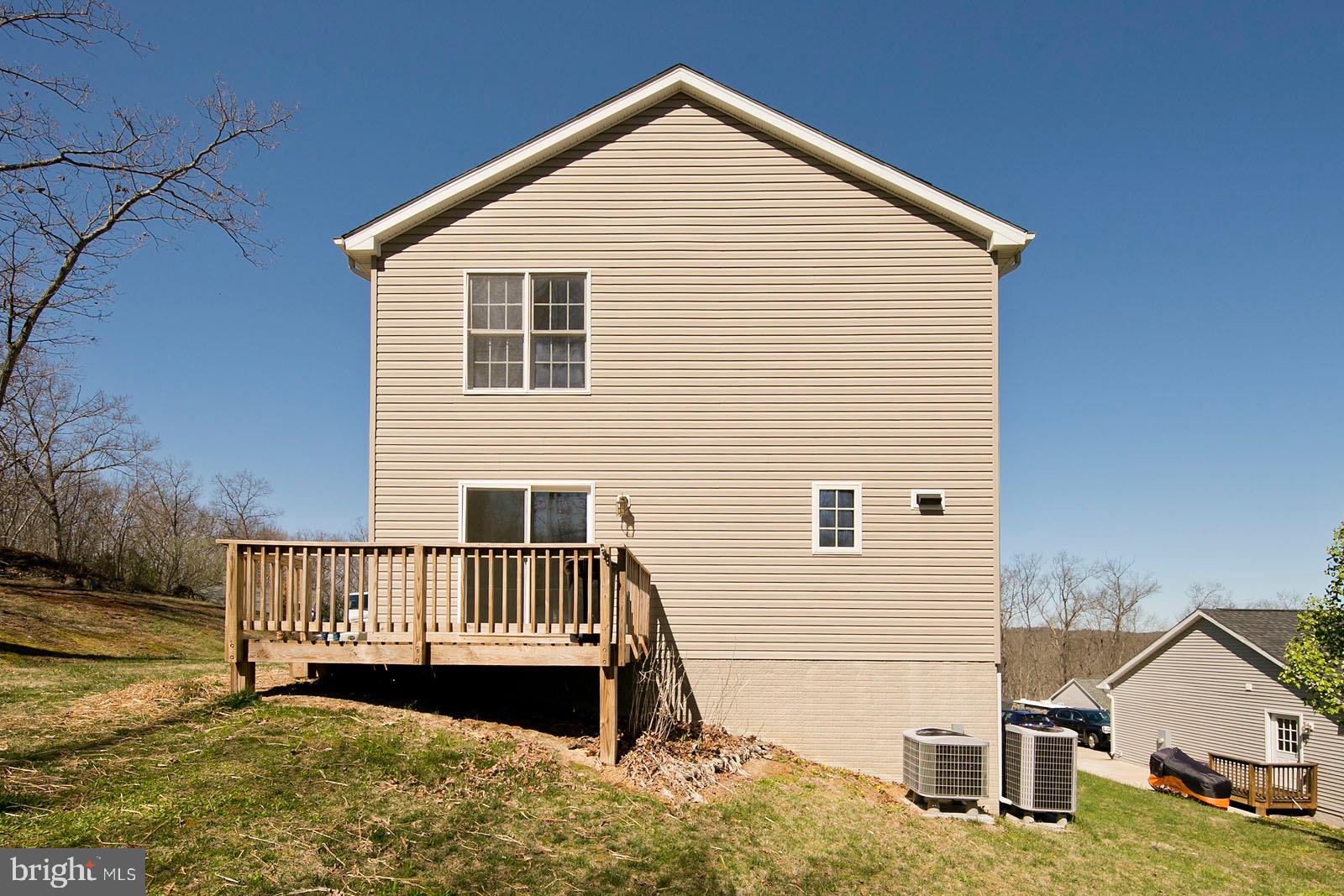 MOUNT VISTA EST - Residential