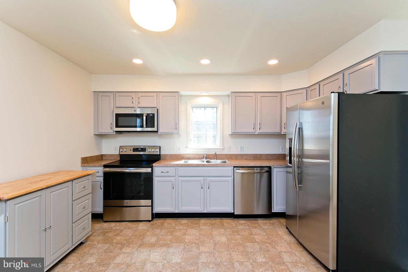 MOUNT VISTA EST - Residential