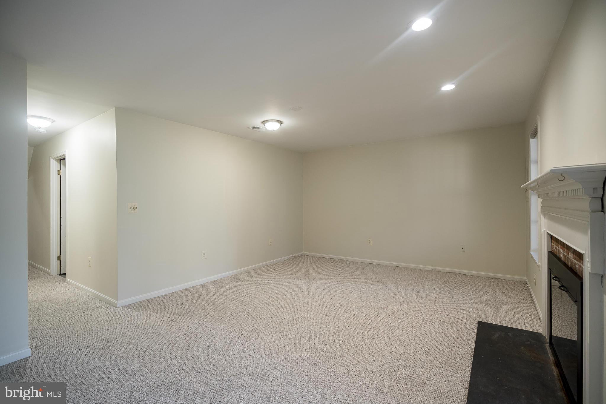 HUNTER VILLAGE - Residential