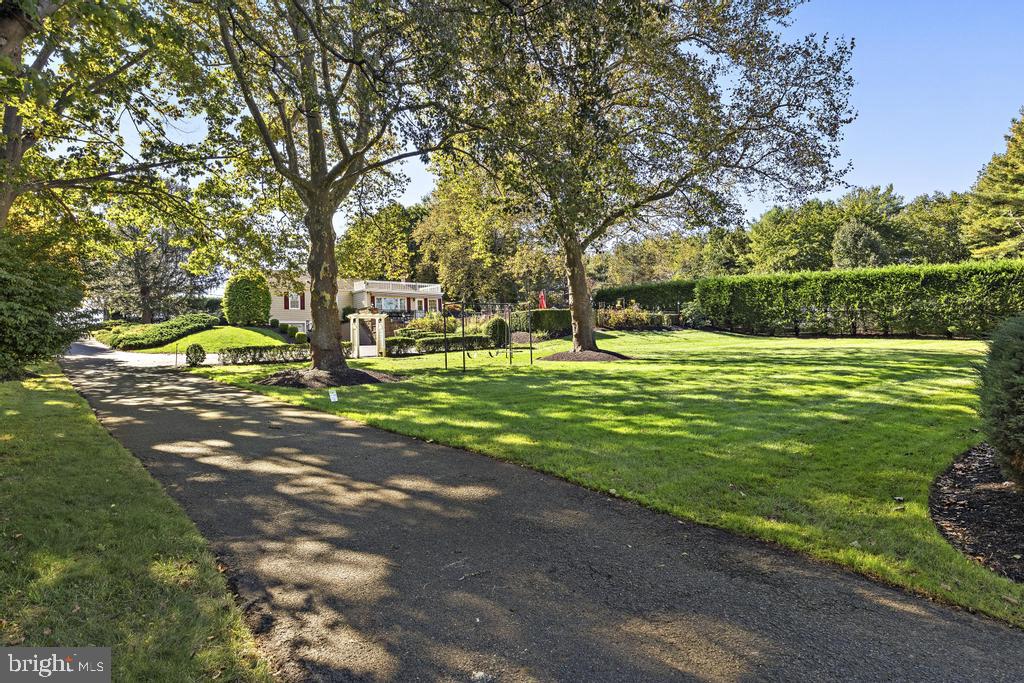 24 WILLOW LAKE DRIVE