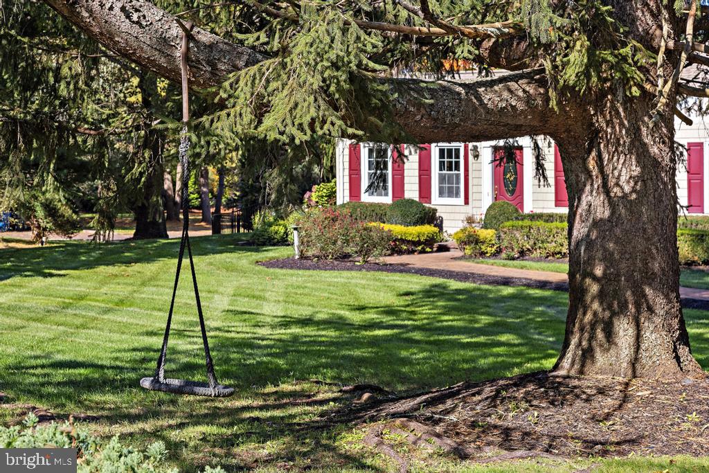 24 WILLOW LAKE DRIVE