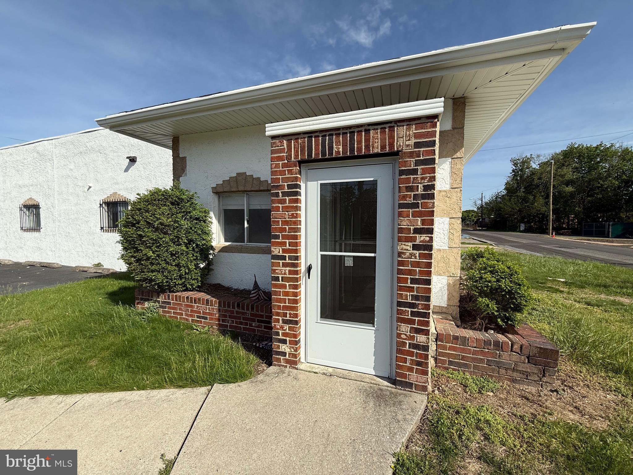 1600 BANNARD STREET