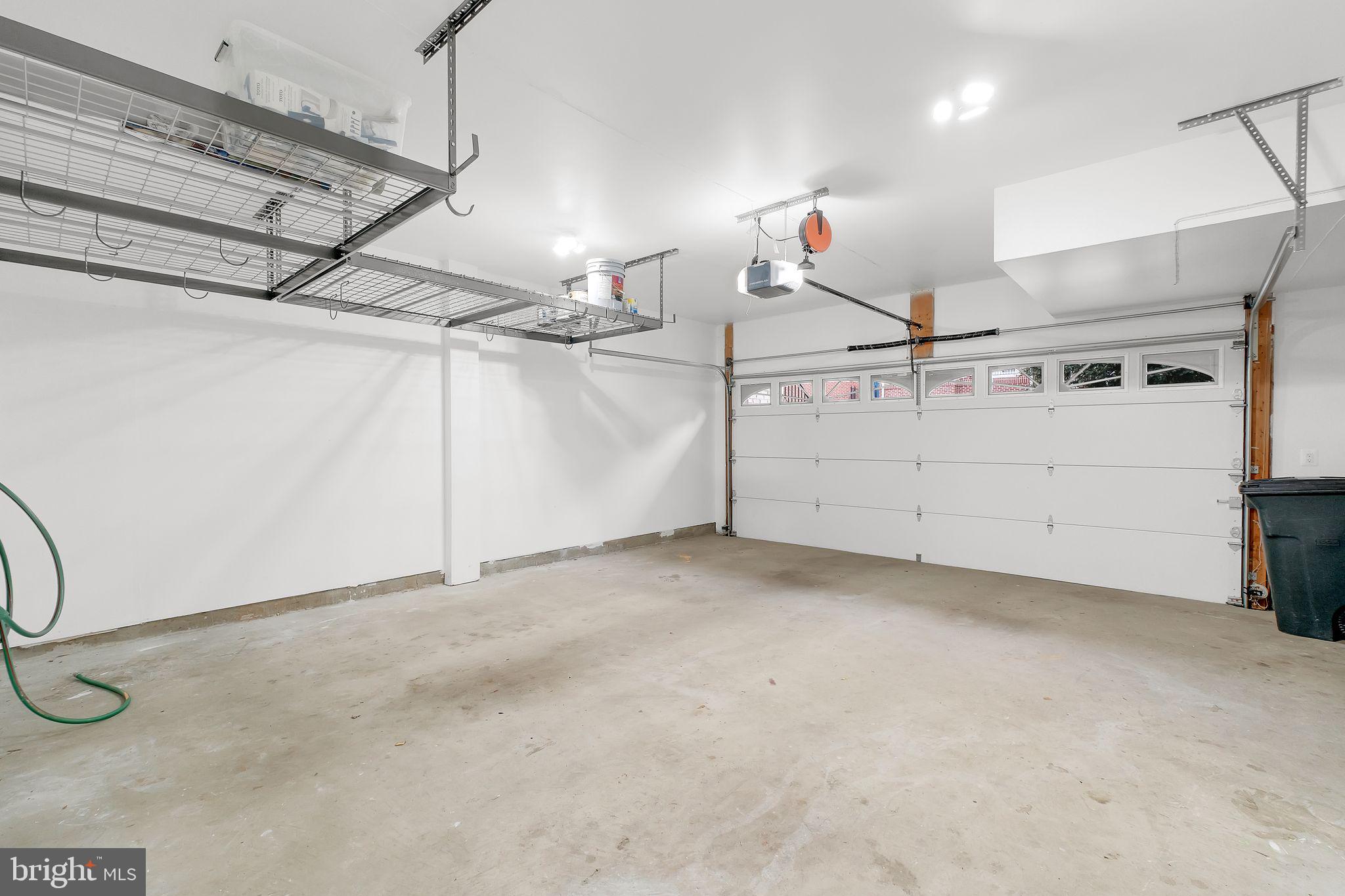 TOWER OAKS - Residential Lease