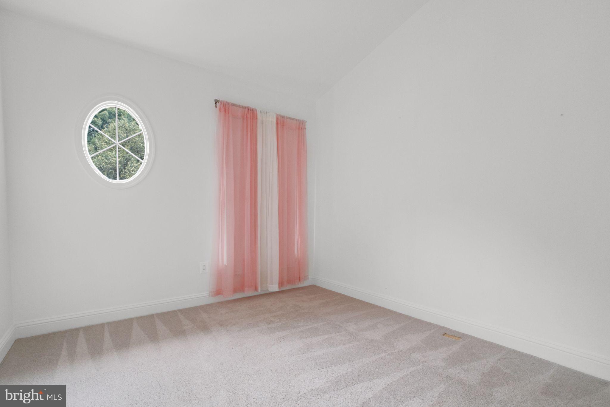 TOWER OAKS - Residential Lease