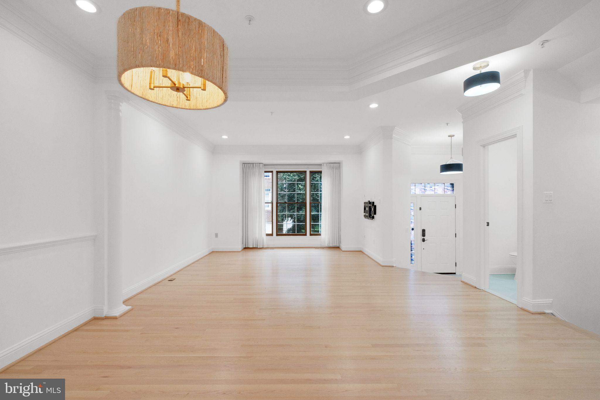 TOWER OAKS - Residential Lease