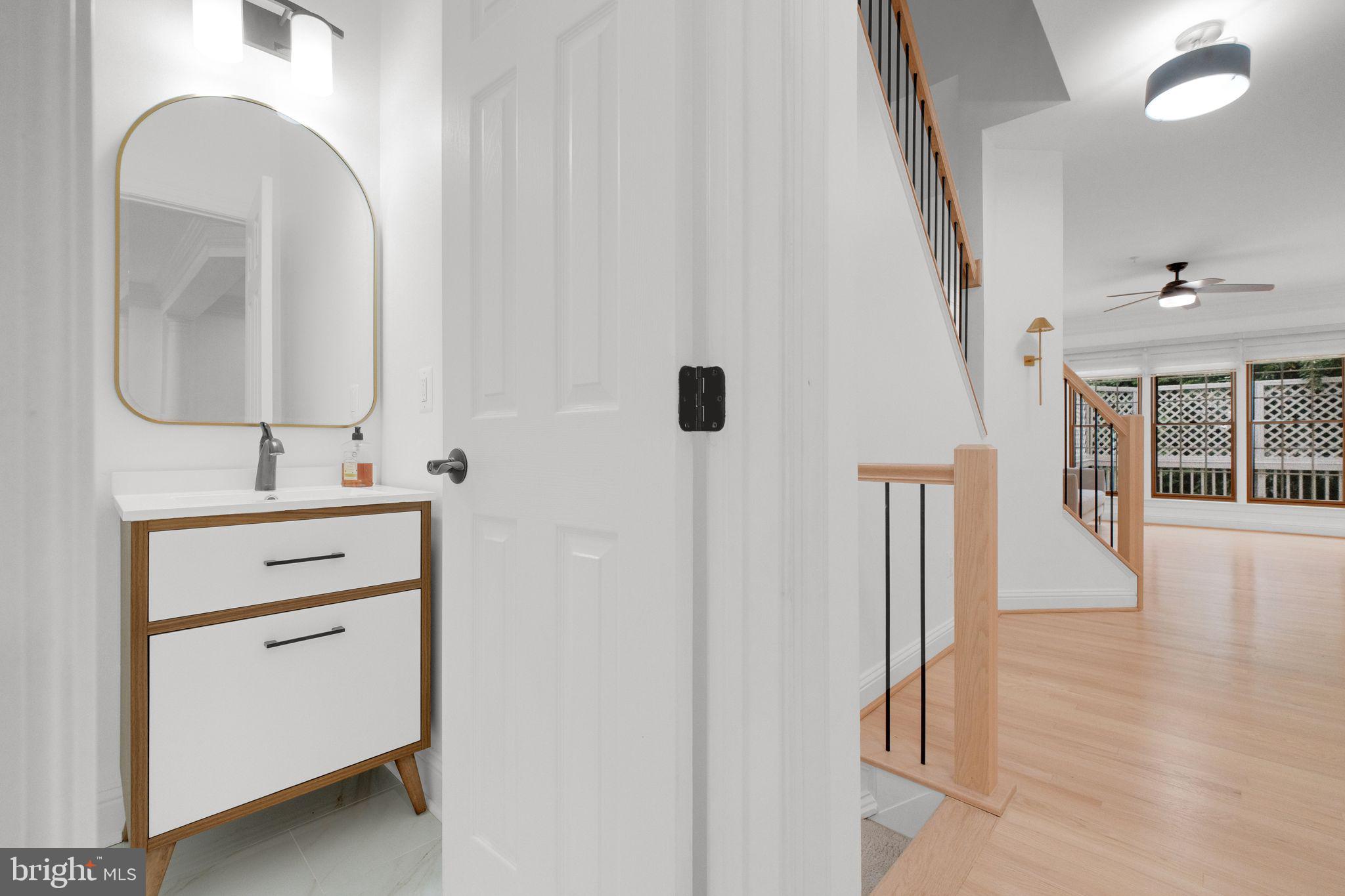 TOWER OAKS - Residential Lease