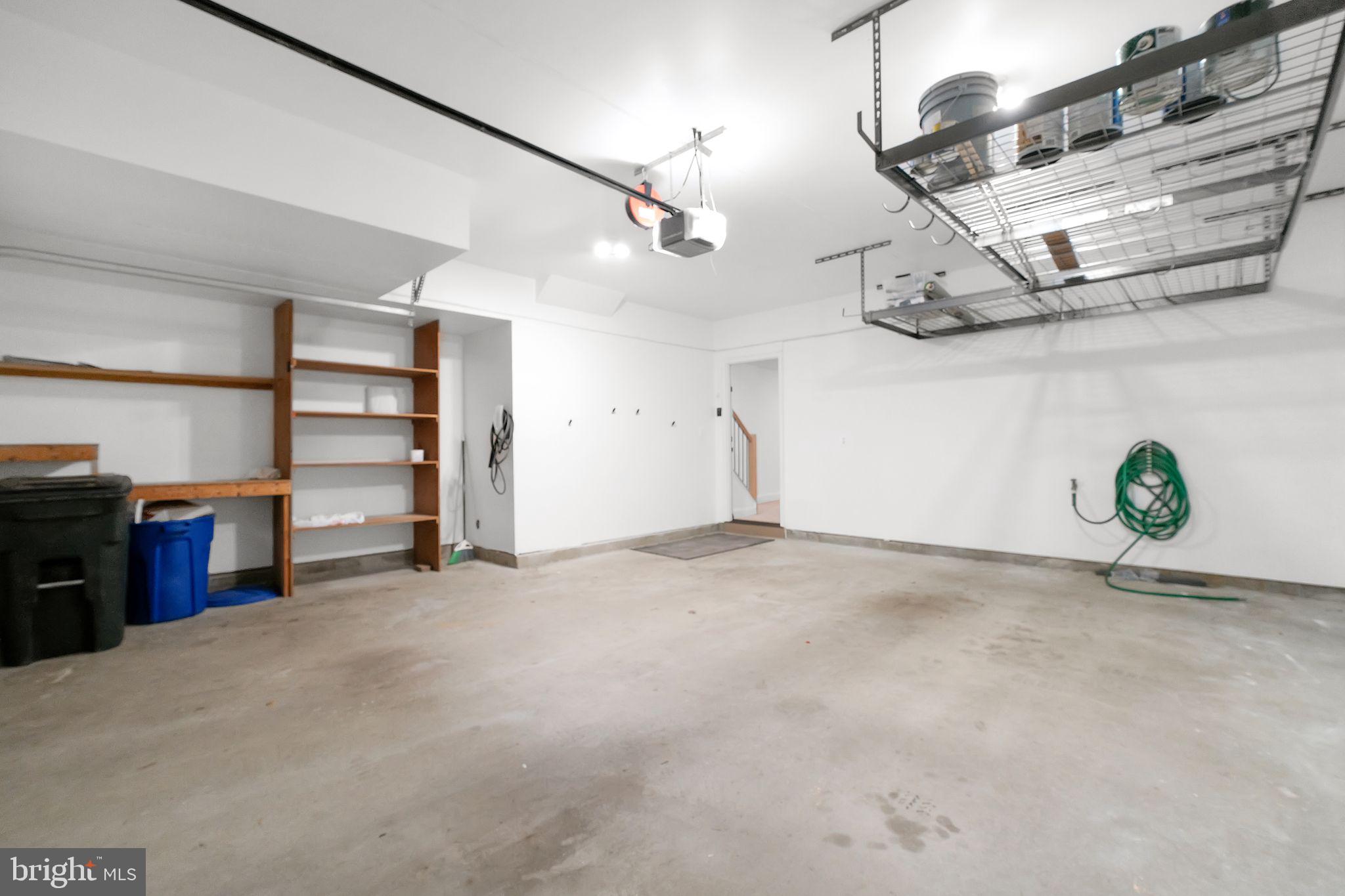 TOWER OAKS - Residential Lease