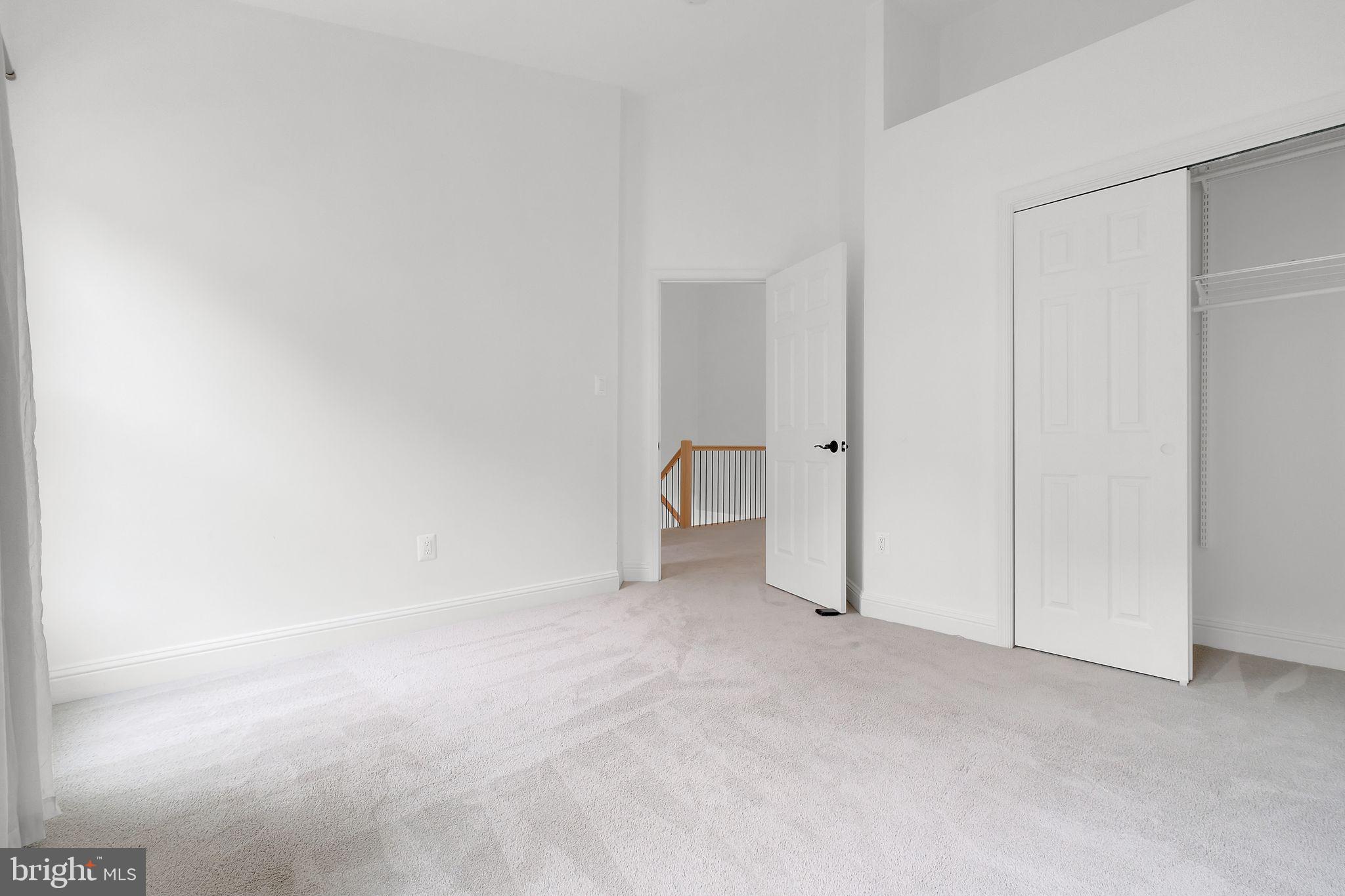 TOWER OAKS - Residential Lease