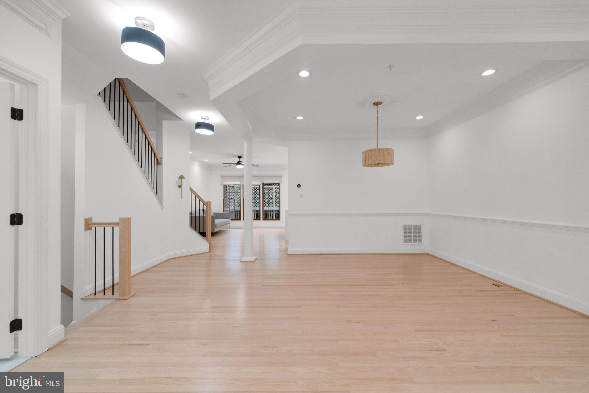 TOWER OAKS - Residential Lease