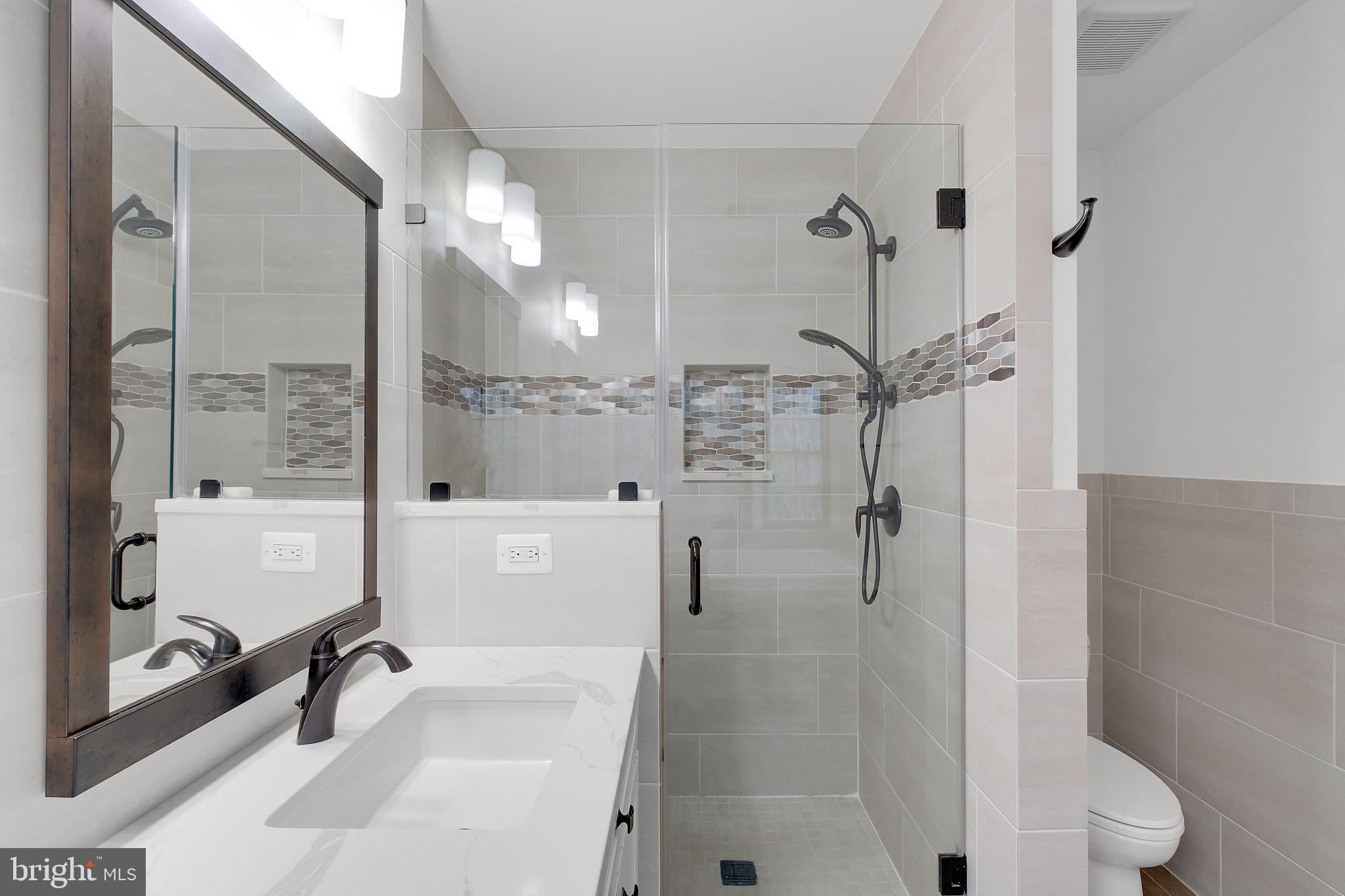 TOWER OAKS - Residential Lease