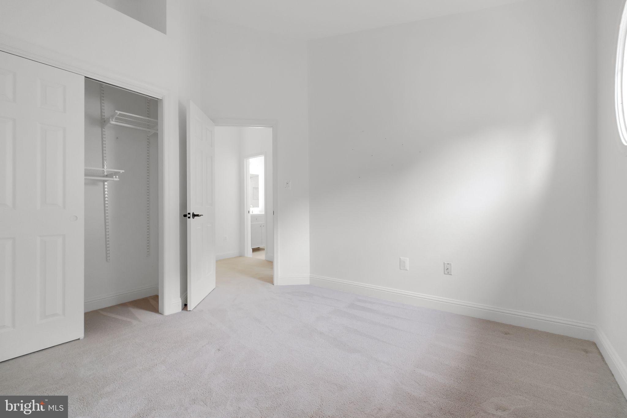 TOWER OAKS - Residential Lease