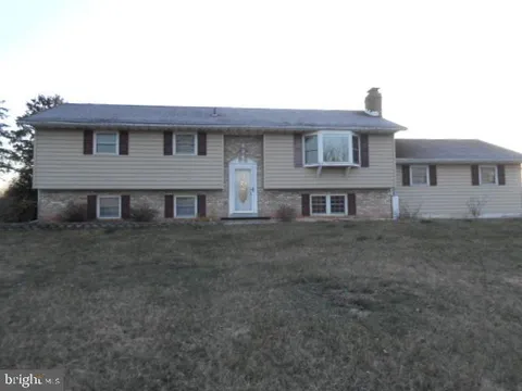 575 Oxford Road, New Oxford, PA MLS: PAAD2017036