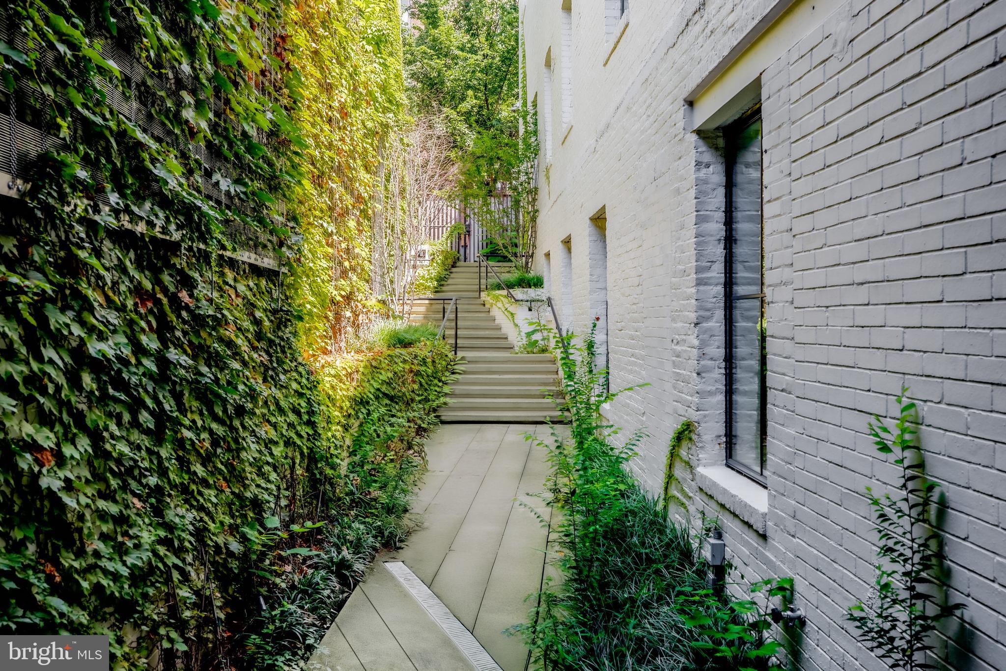 GEORGETOWN - Residential