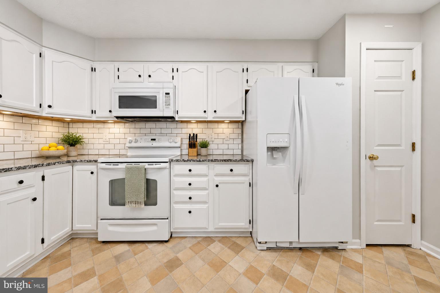 5240 REGAL COURT
