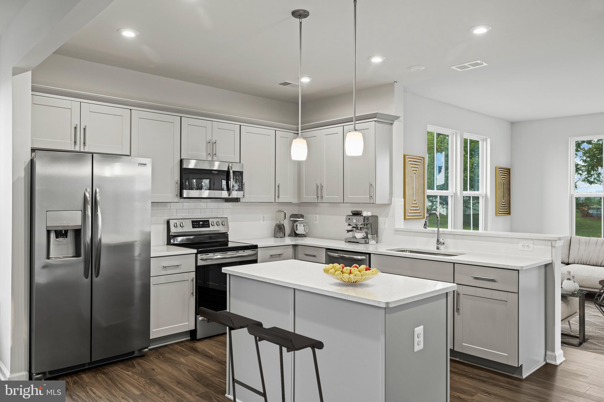 PRESIDENTS POINTE - Residential