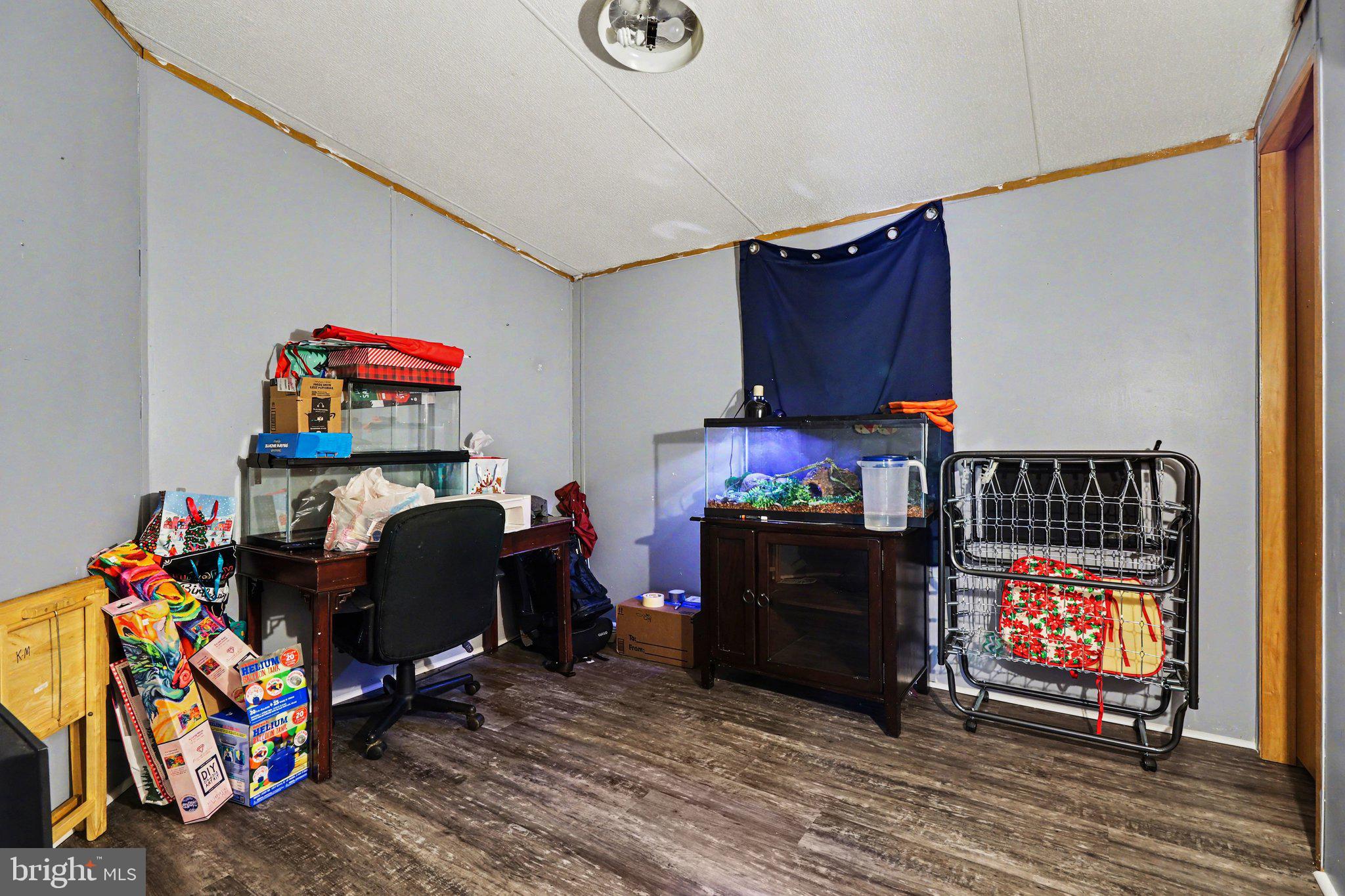 NORTH RIDGE ACRES - Residential