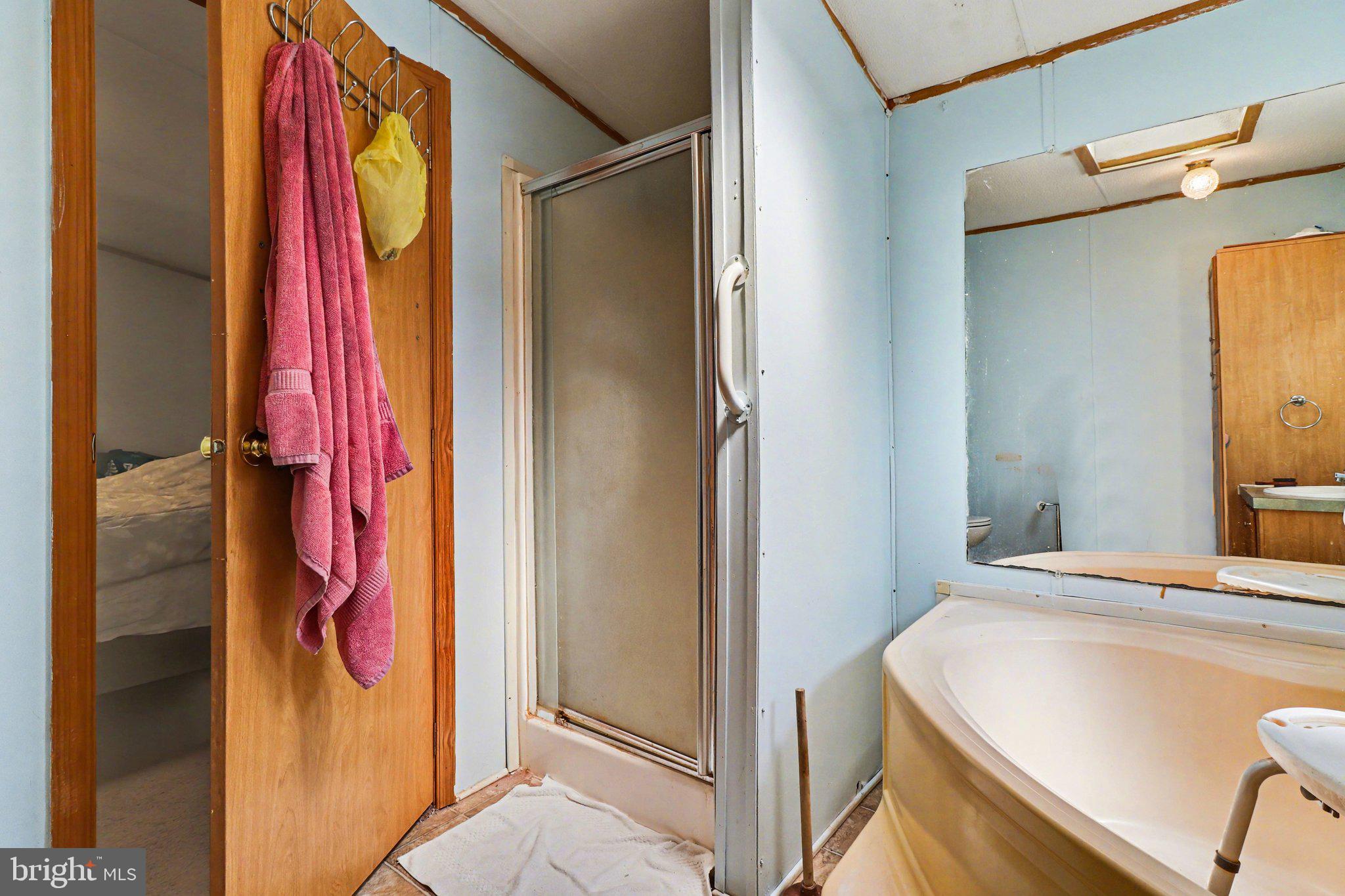 NORTH RIDGE ACRES - Residential