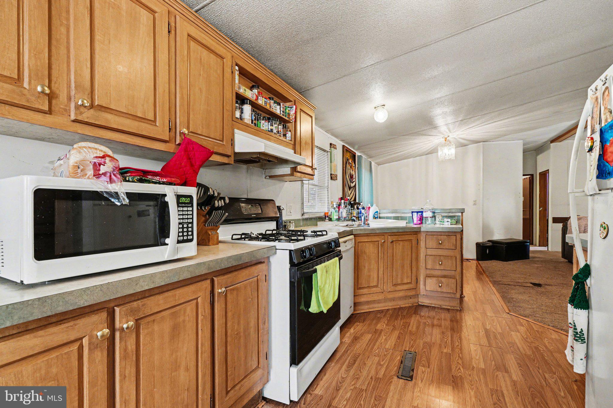 NORTH RIDGE ACRES - Residential