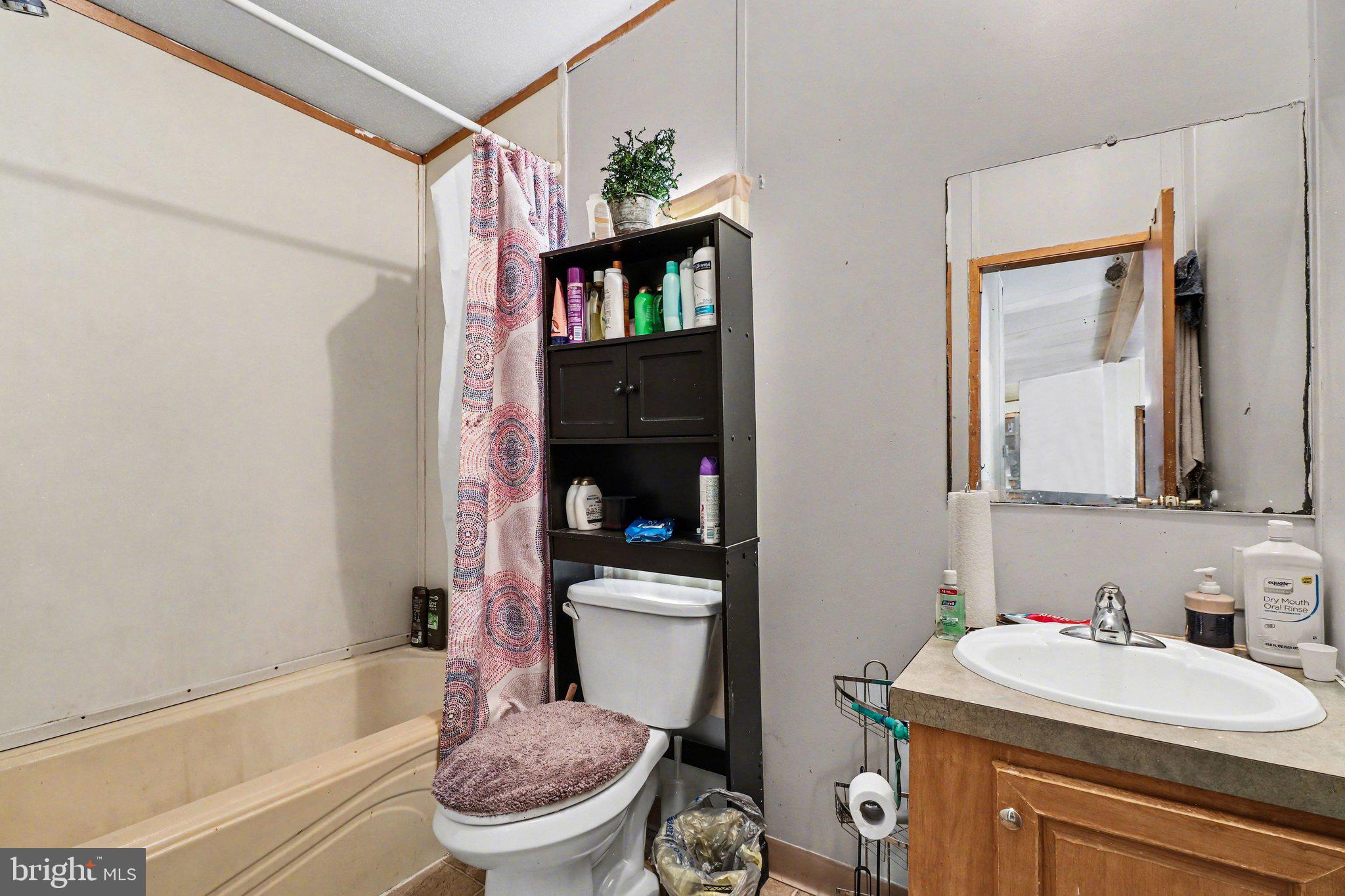 NORTH RIDGE ACRES - Residential