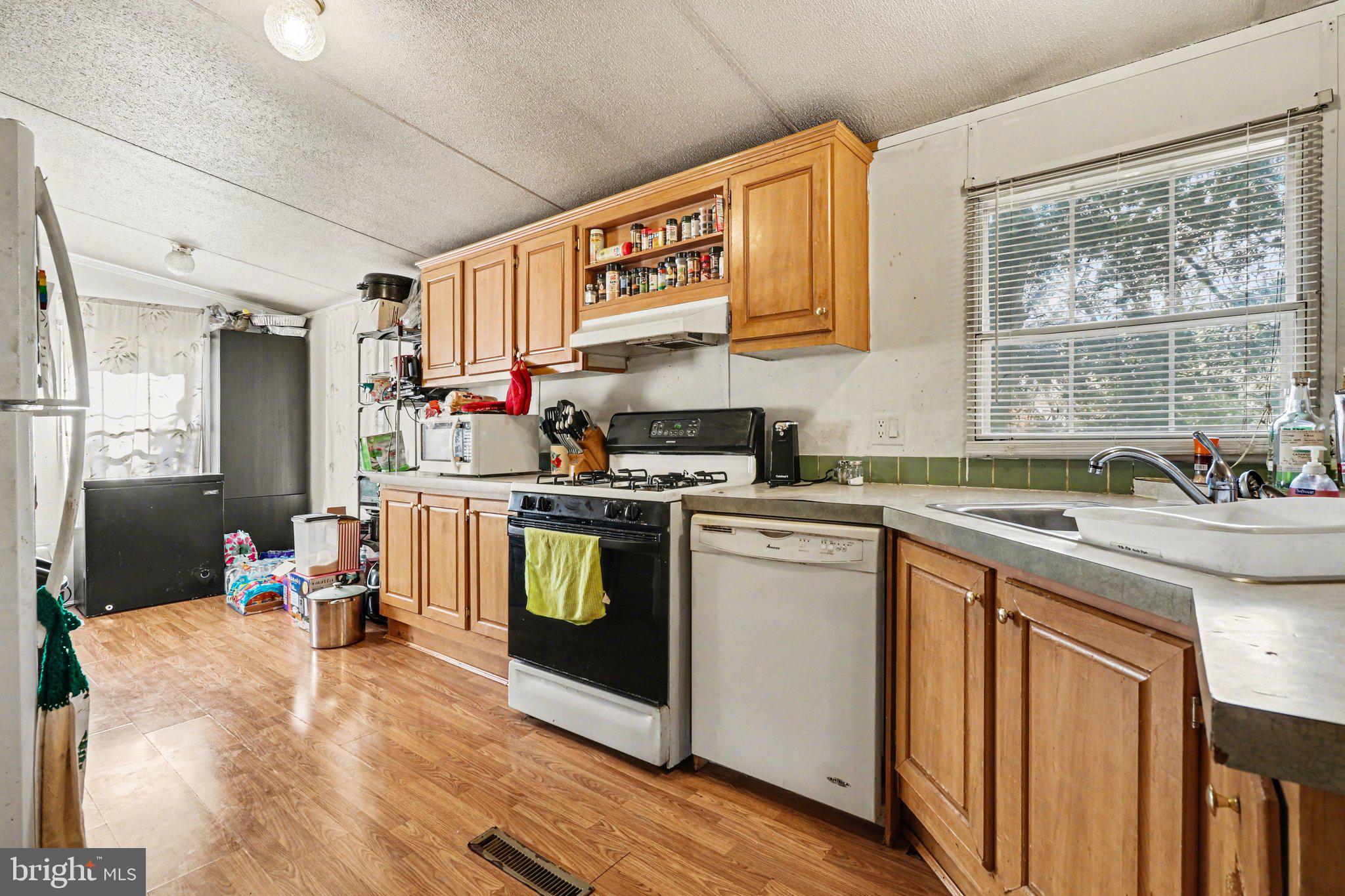 NORTH RIDGE ACRES - Residential