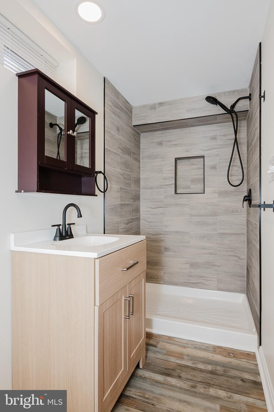 CAMELOT - Residential