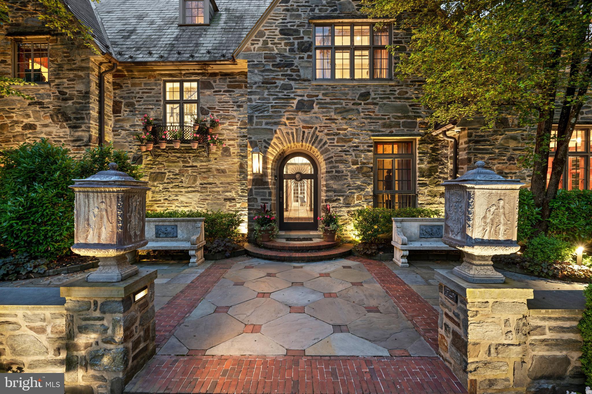 GLADWYNE - Residential