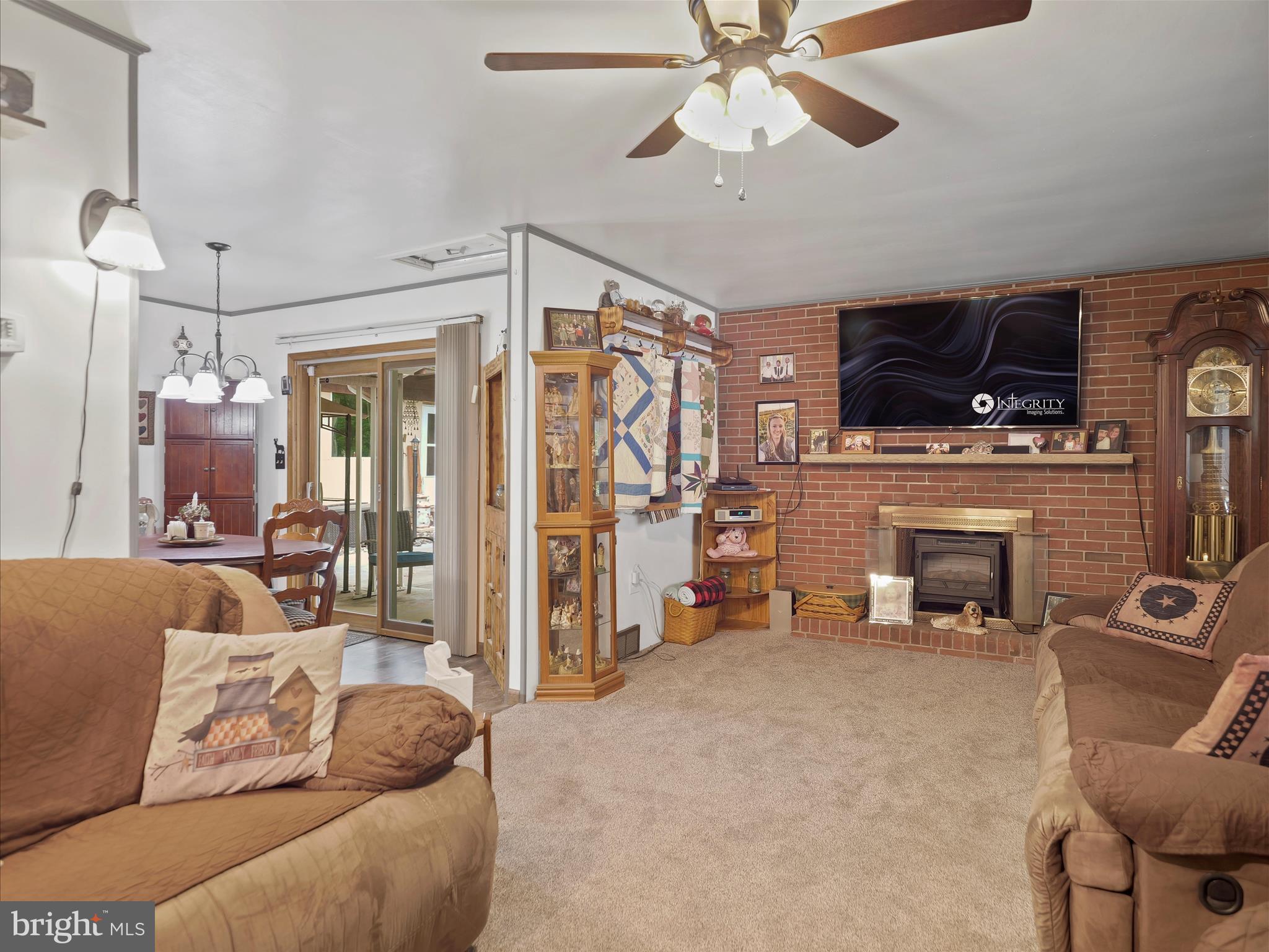 KNOB HILL - Residential