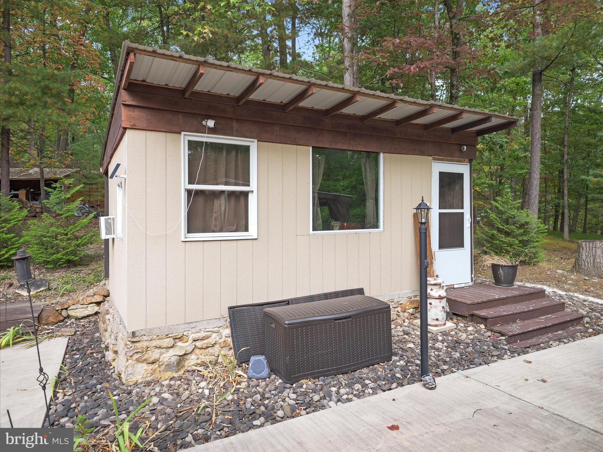 KNOB HILL - Residential