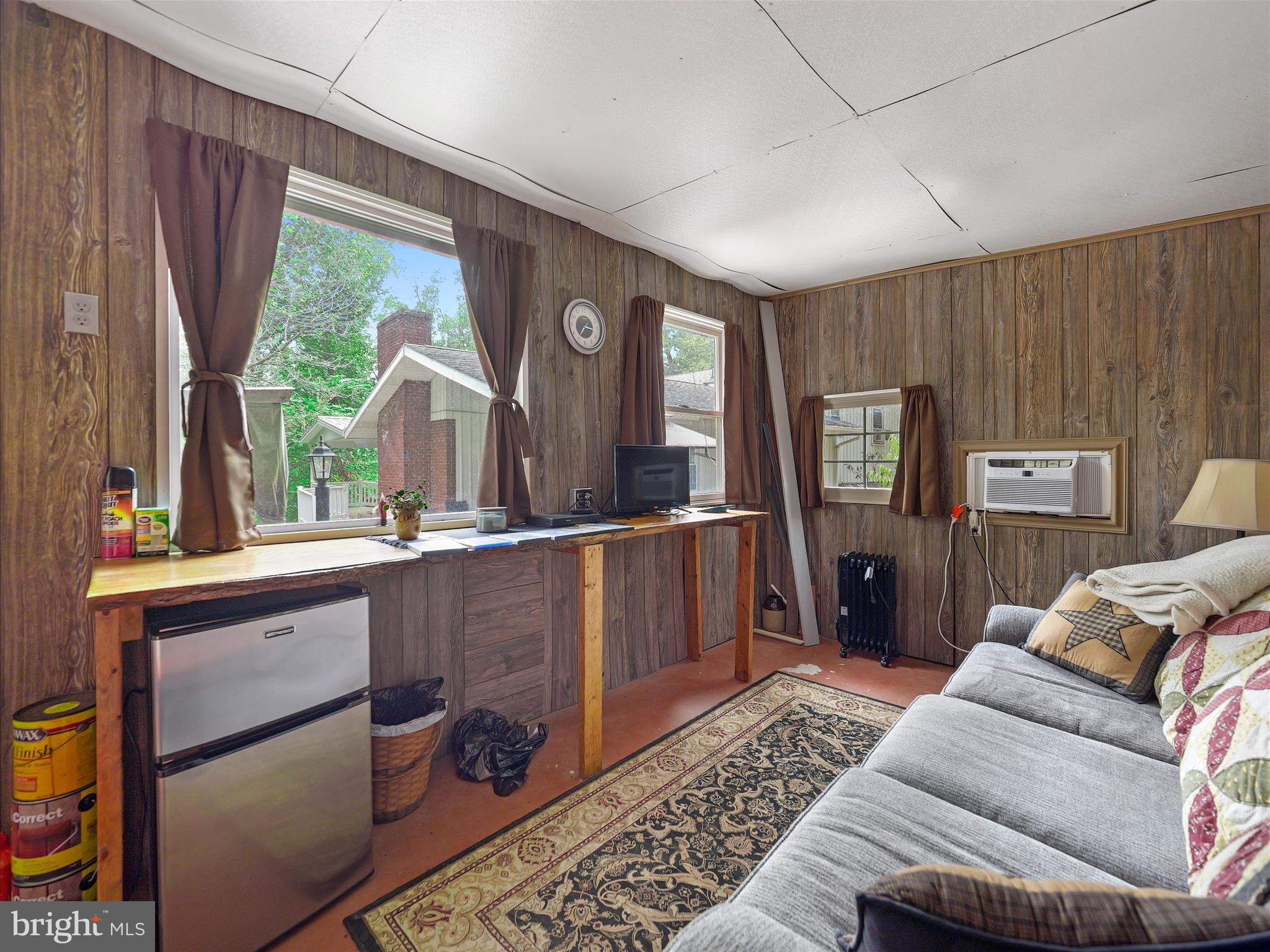 KNOB HILL - Residential