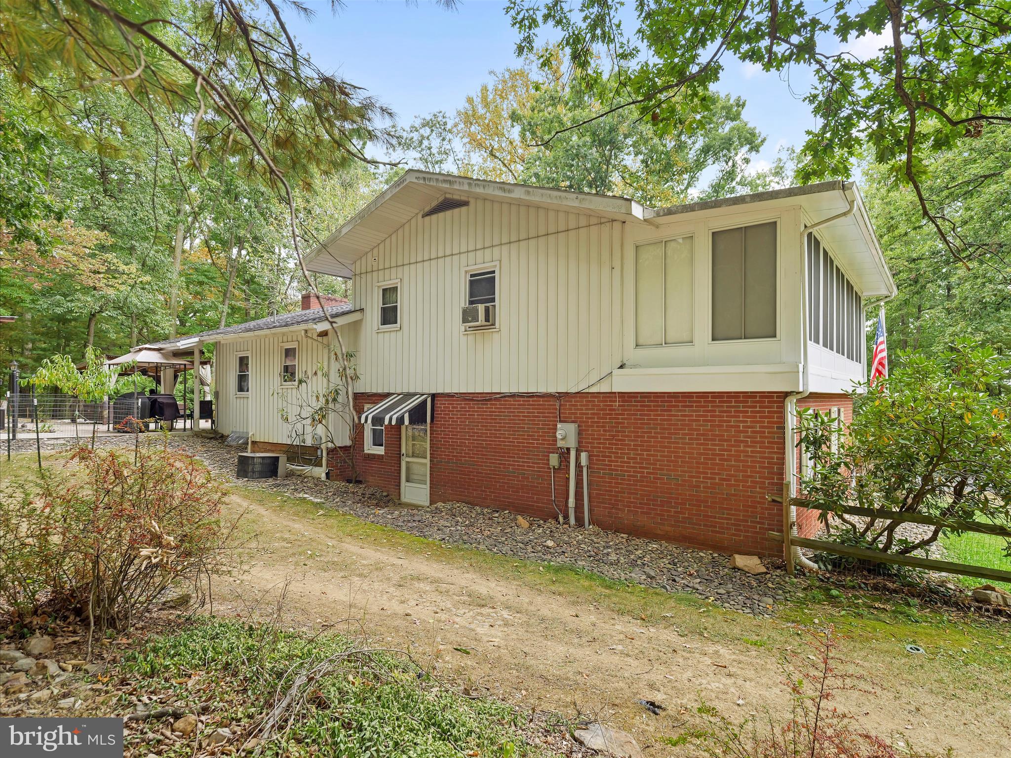 KNOB HILL - Residential