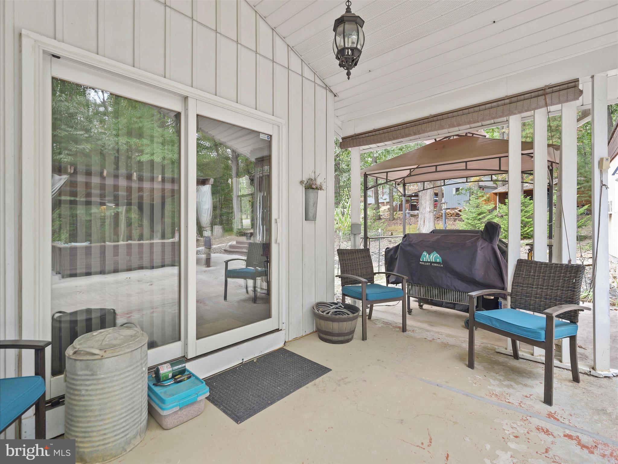 KNOB HILL - Residential