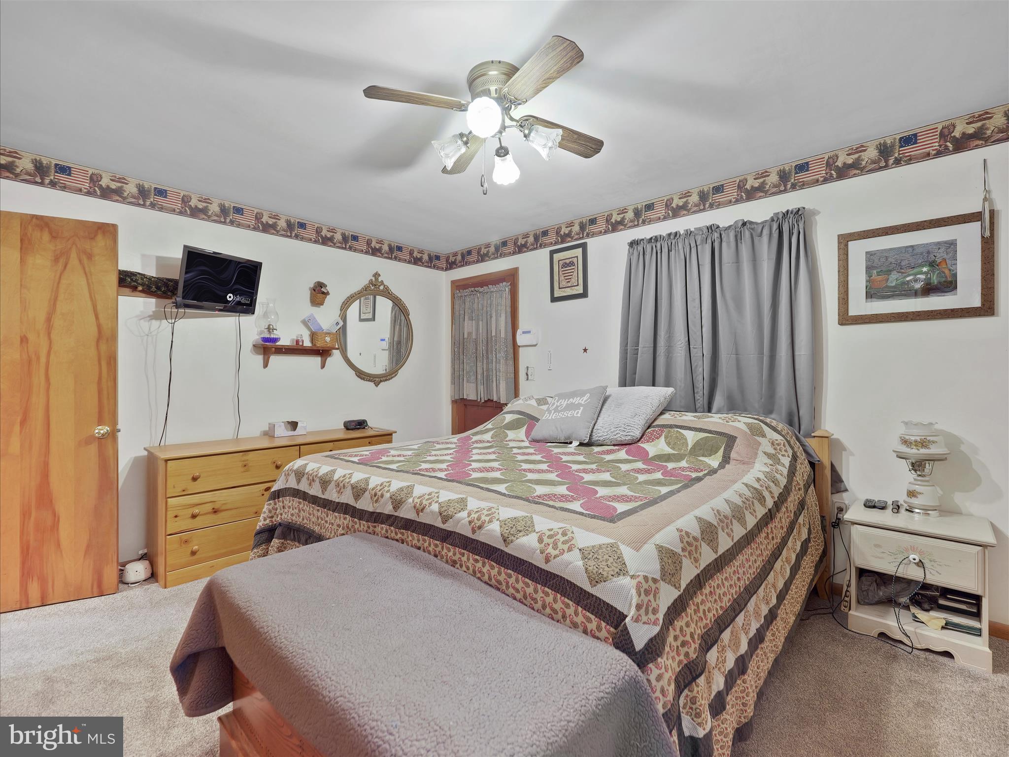 KNOB HILL - Residential