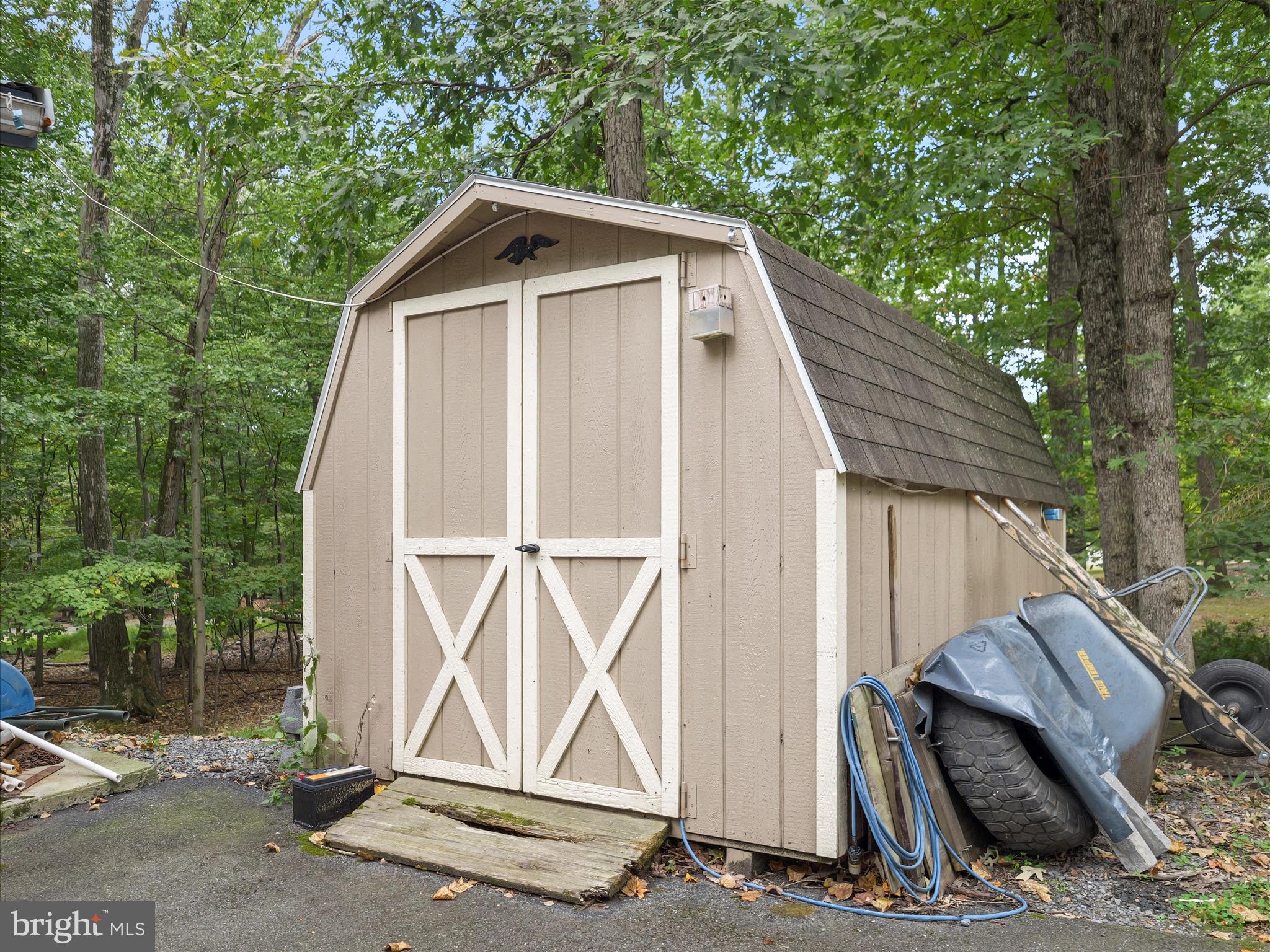 KNOB HILL - Residential