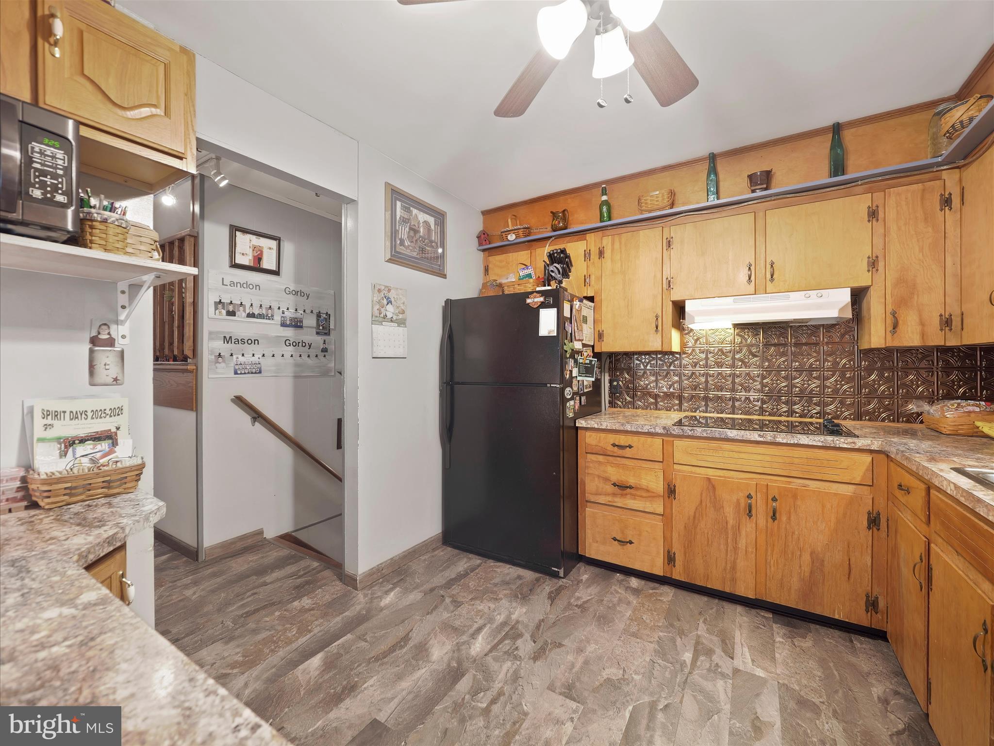 KNOB HILL - Residential